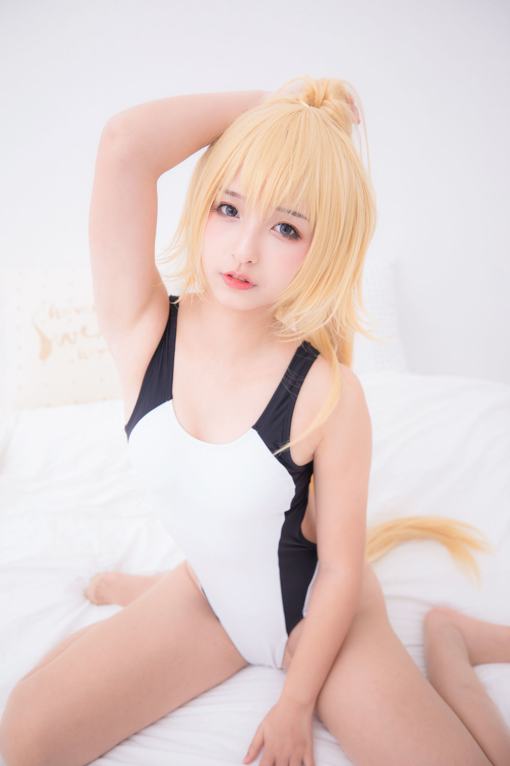[萝莉COS] 神楽坂真冬 贞德泳装