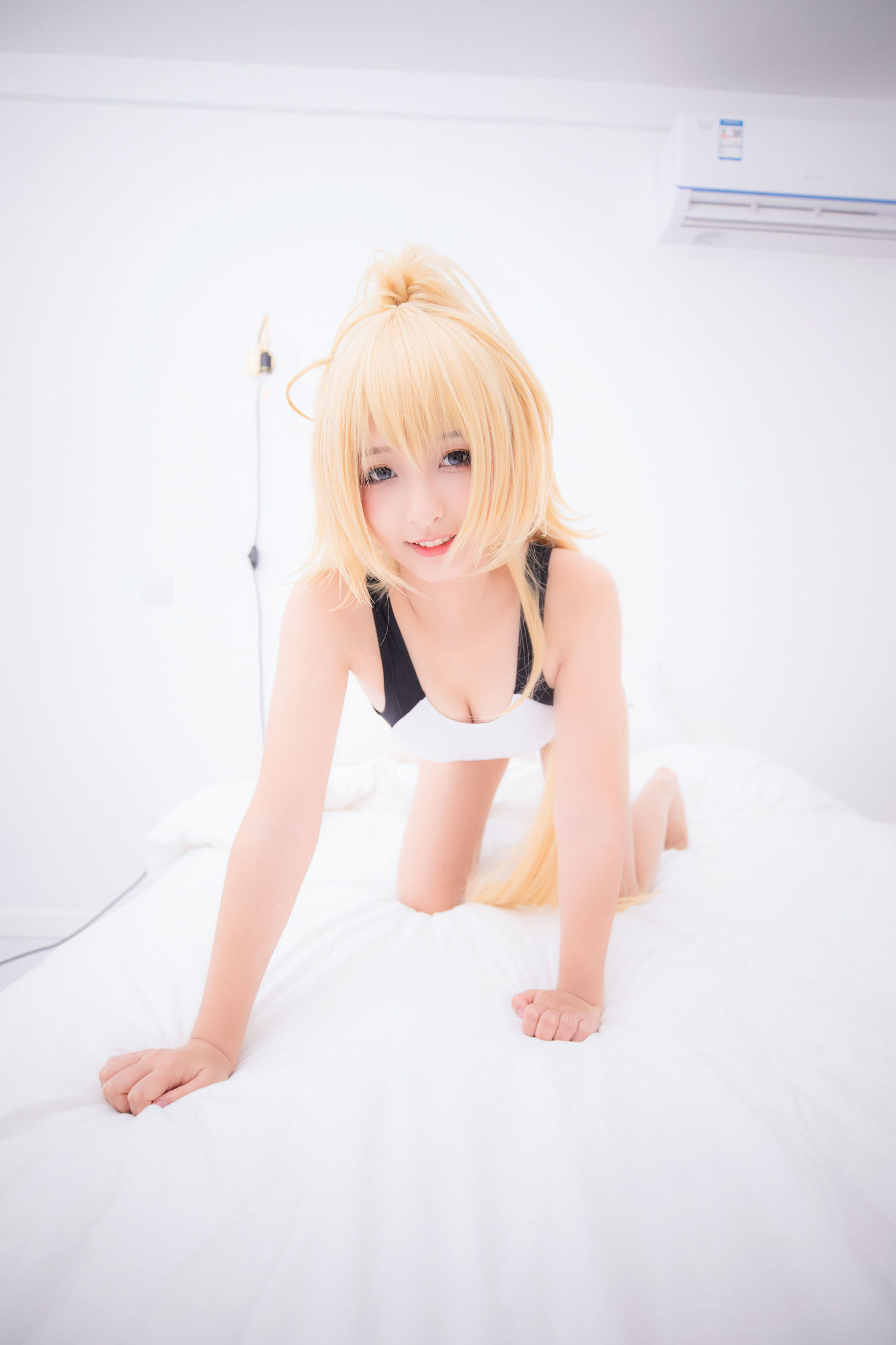 [萝莉COS] 神楽坂真冬 贞德泳装