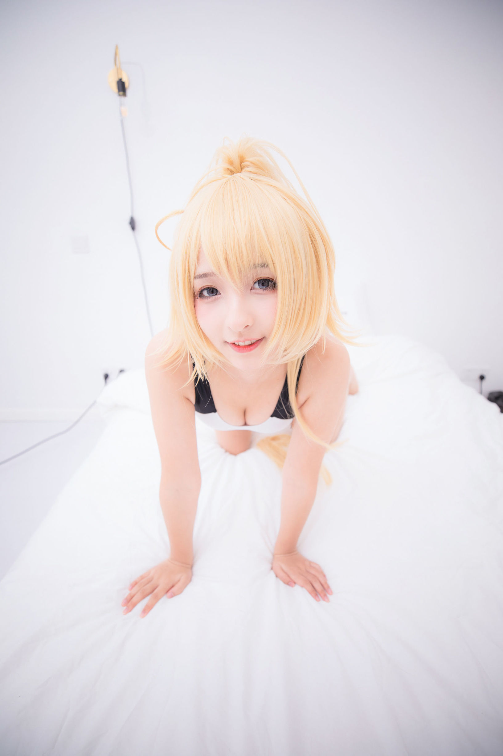 [萝莉COS] 神楽坂真冬 贞德泳装