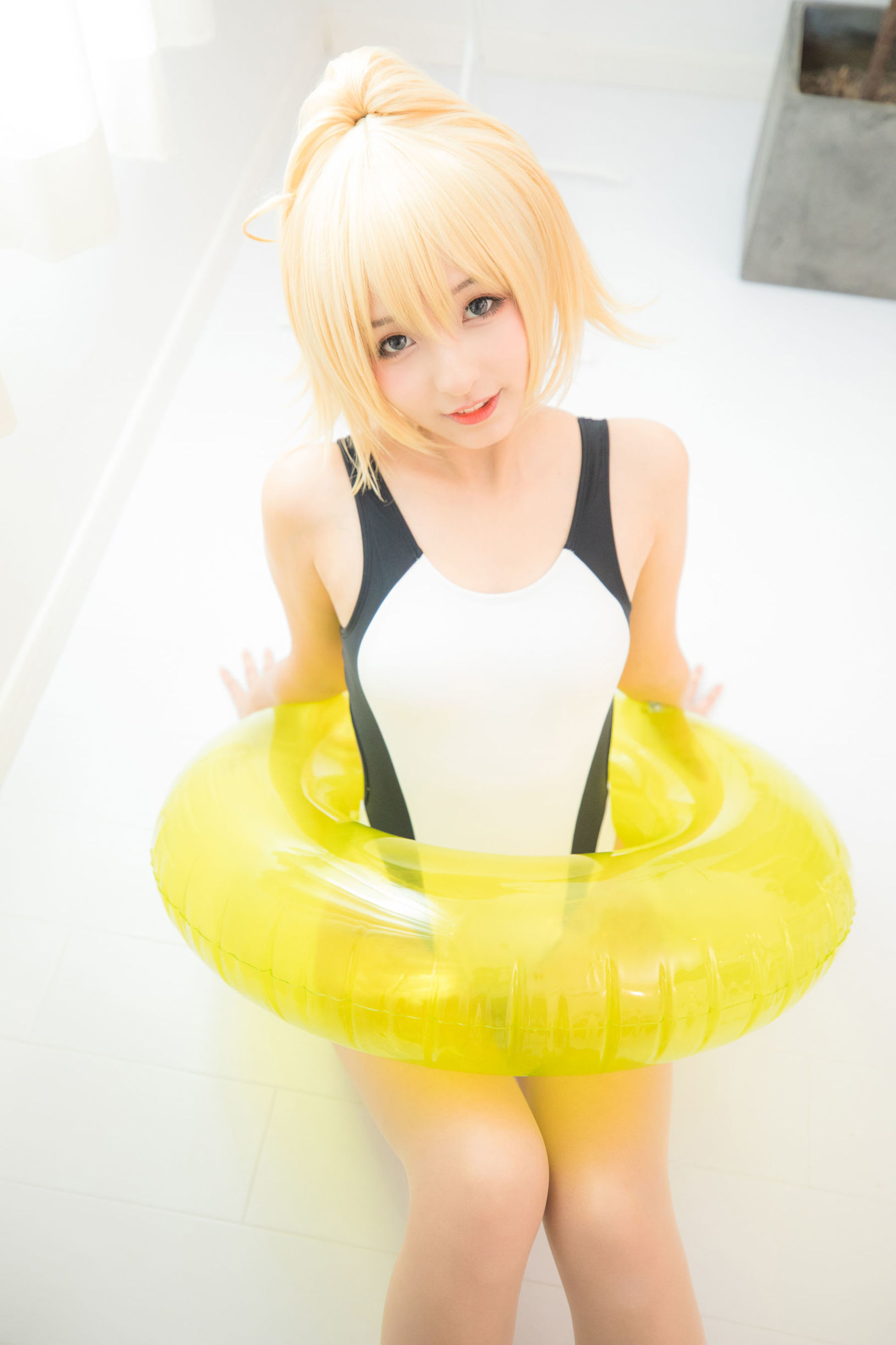 [萝莉COS] 神楽坂真冬 贞德泳装