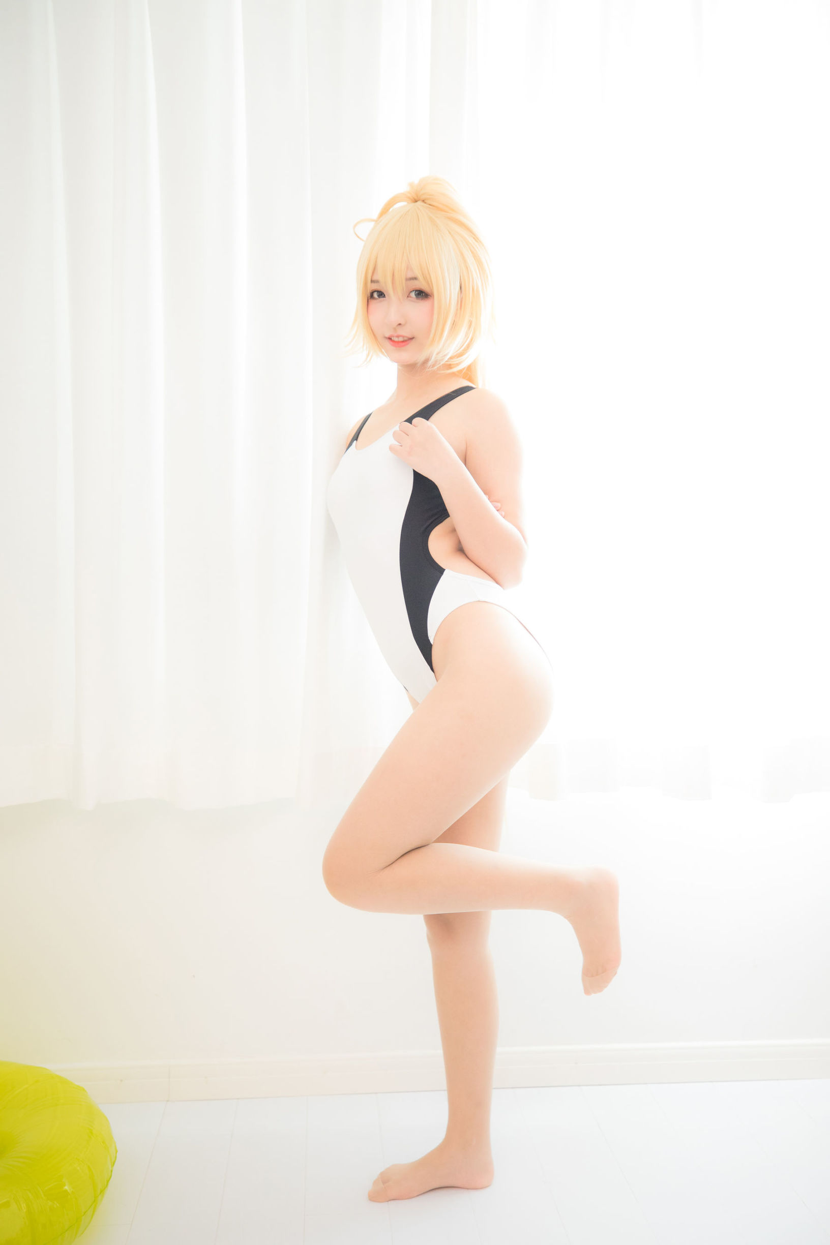 [萝莉COS] 神楽坂真冬 贞德泳装