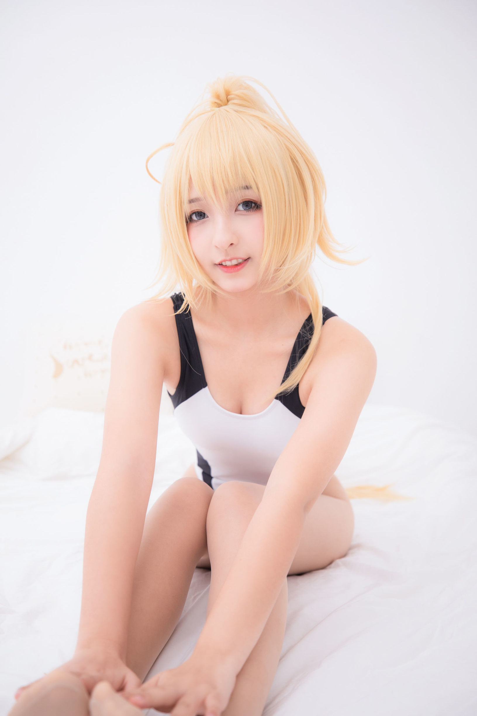 [萝莉COS] 神楽坂真冬 贞德泳装