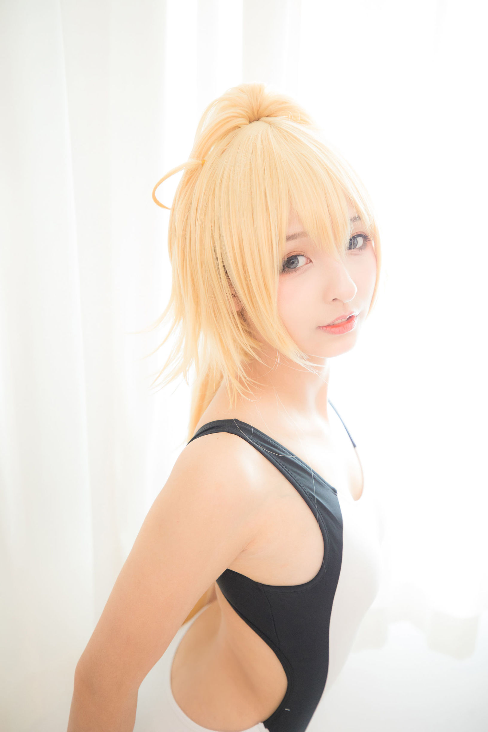 [萝莉COS] 神楽坂真冬 贞德泳装