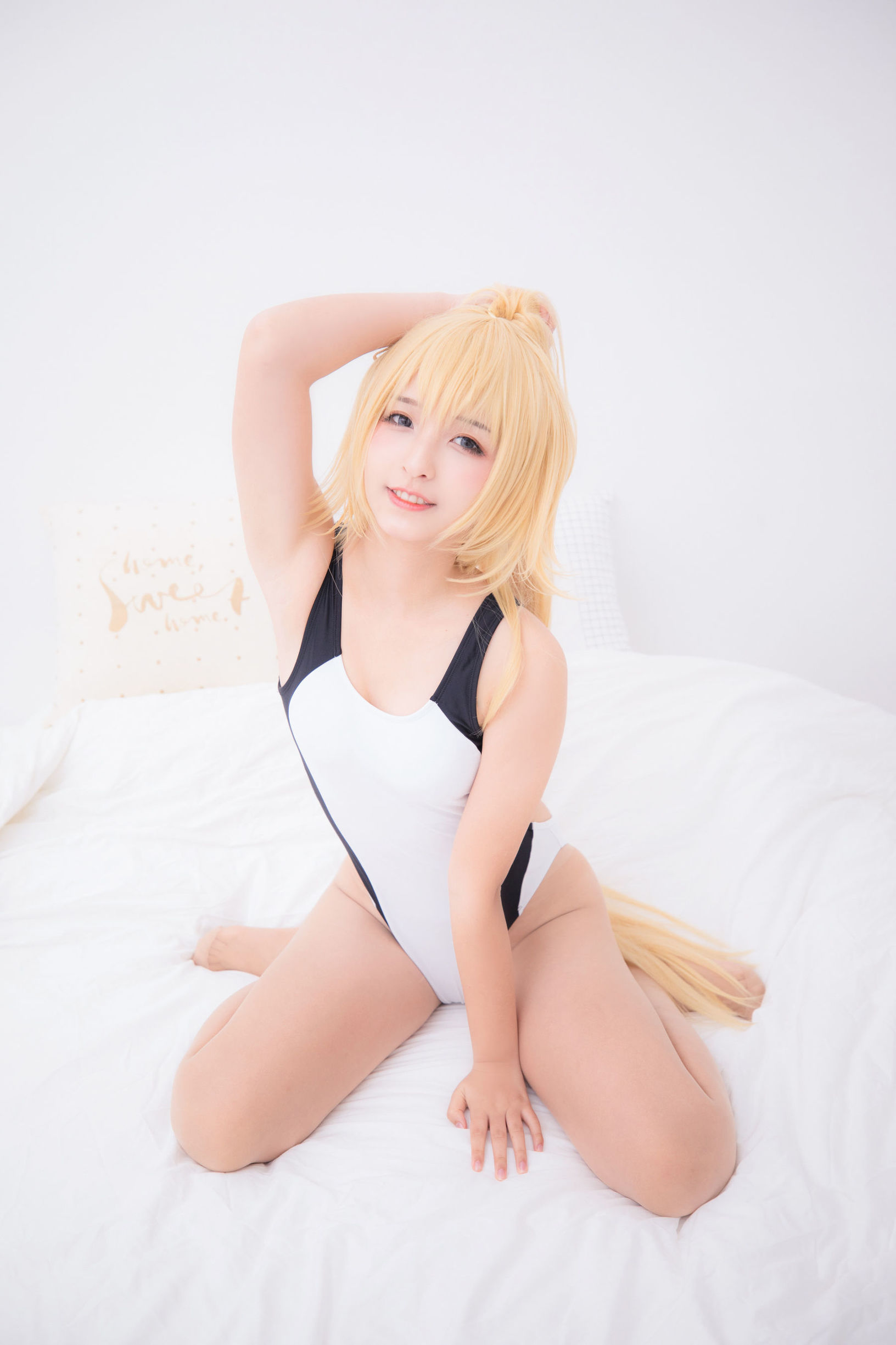 [萝莉COS] 神楽坂真冬 贞德泳装