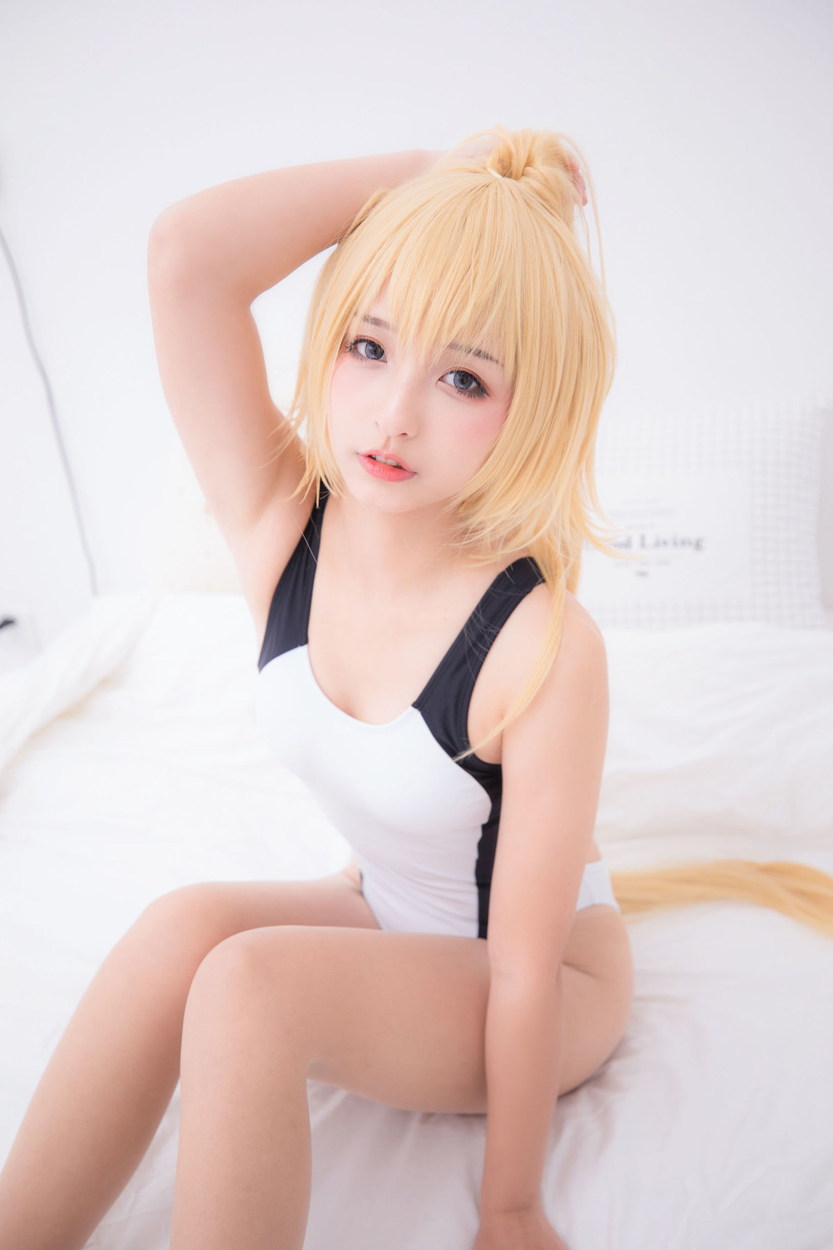 [萝莉COS] 神楽坂真冬 贞德泳装