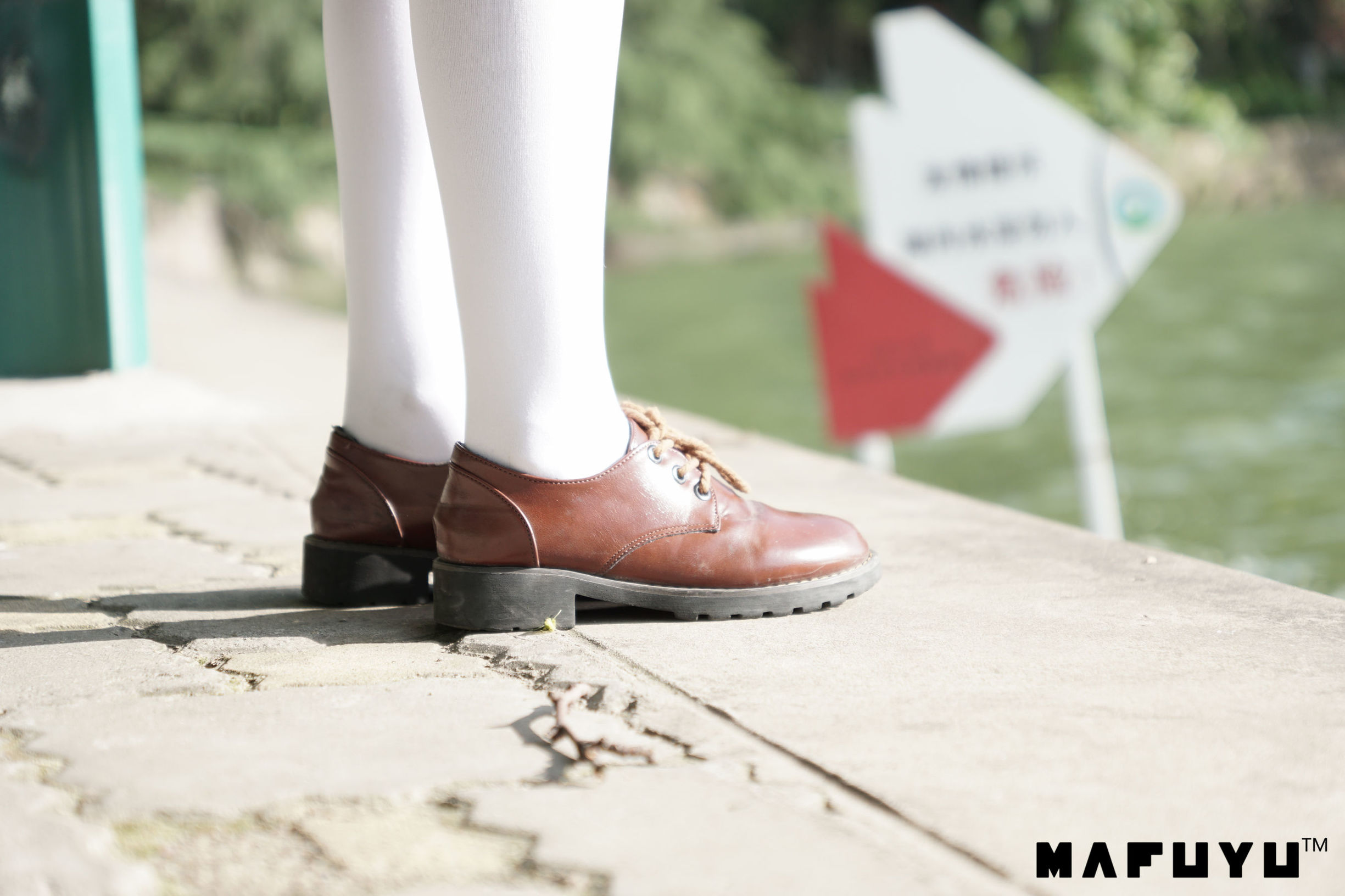  belle ta COS] Kagura Ban Mafuyu - Series ảnh về cô gái, thiên nhiên và tất trắng bộ ảnh
