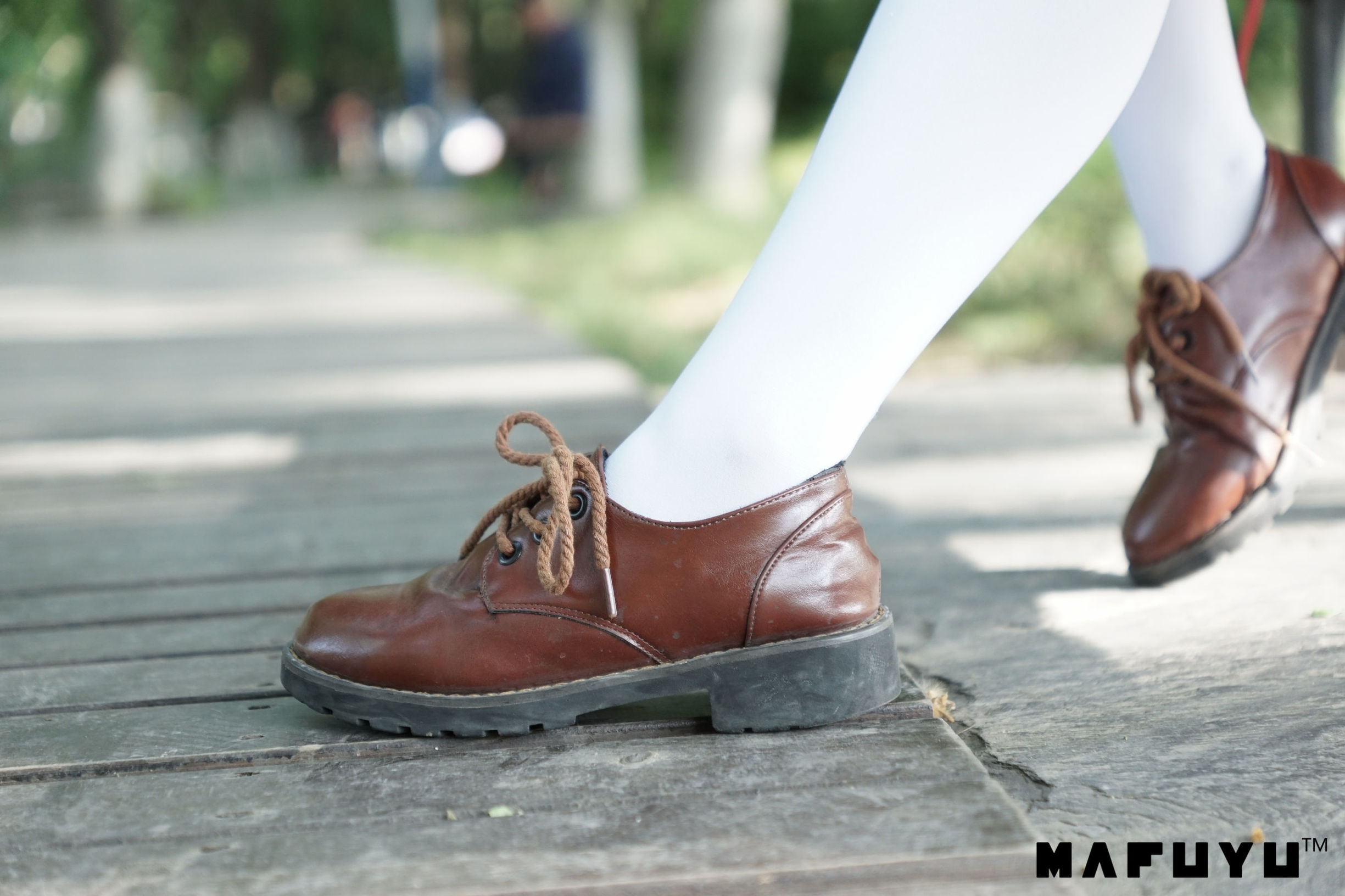  belle ta COS] Kagura Ban Mafuyu - Series ảnh về cô gái, thiên nhiên và tất trắng bộ ảnh