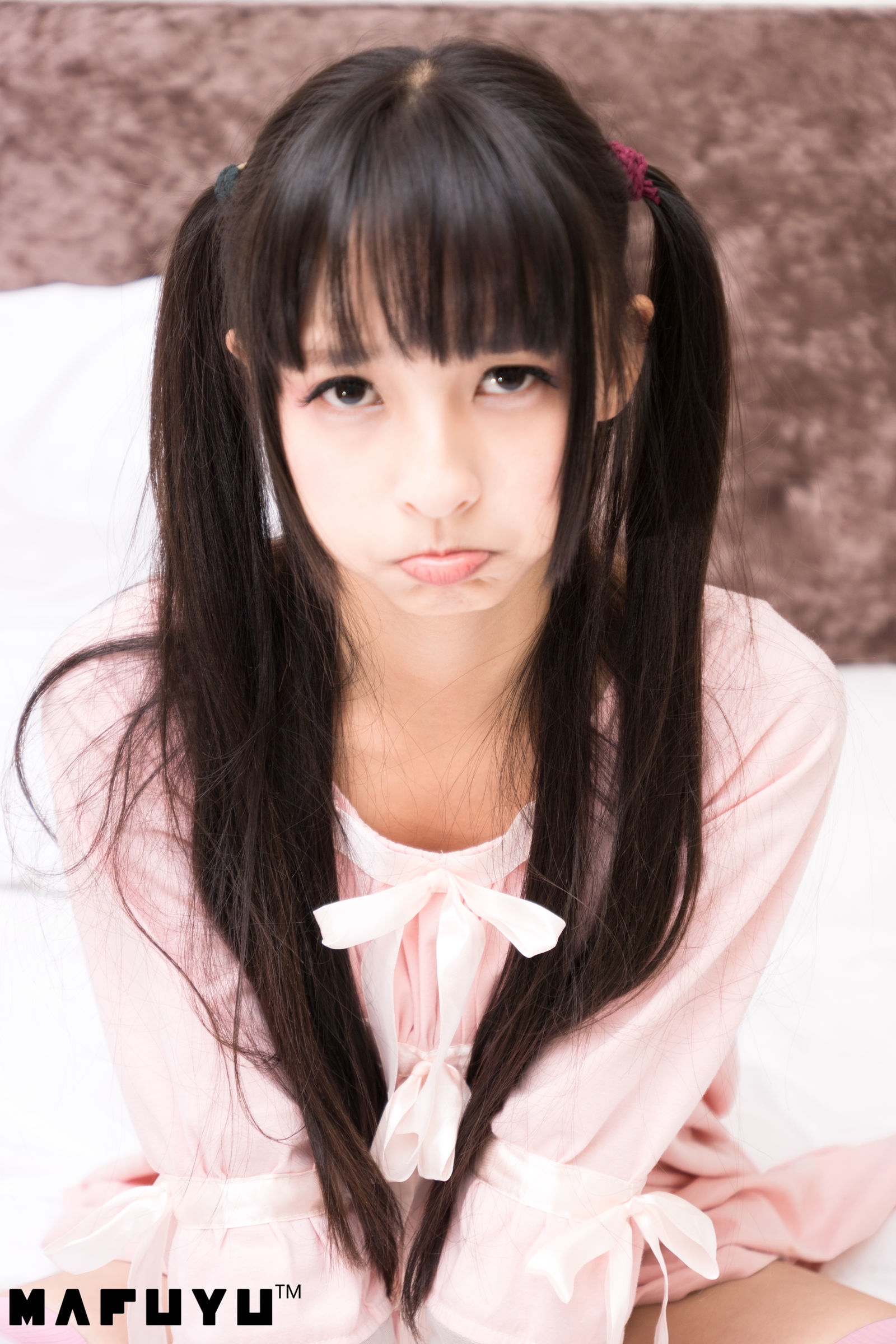  belle ta Cosplay] Kagura Ban Mafuyu Pink and White Striped Series Photo Set