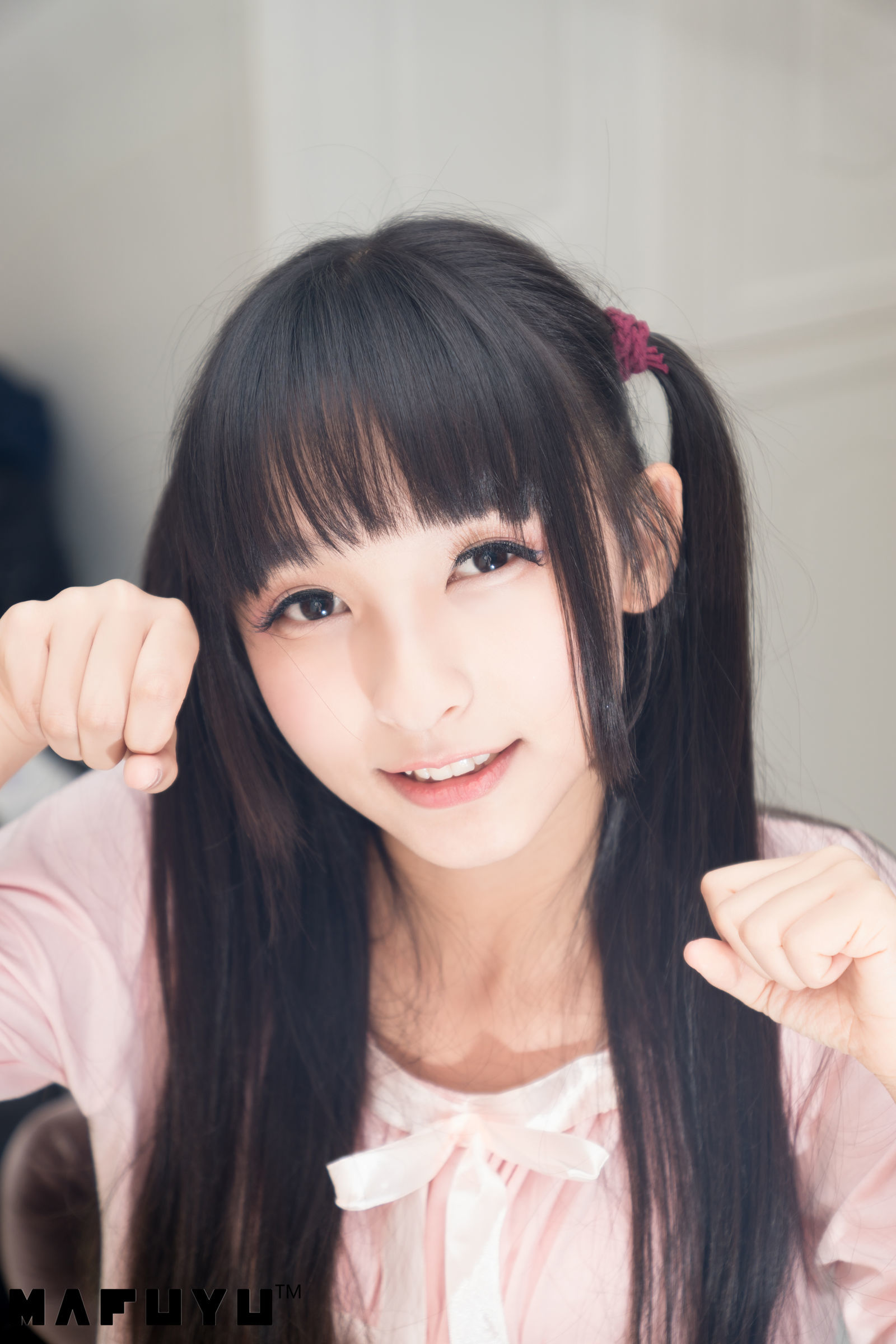  belle ta Cosplay] Kagura Ban Mafuyu Pink and White Striped Series Photo Set