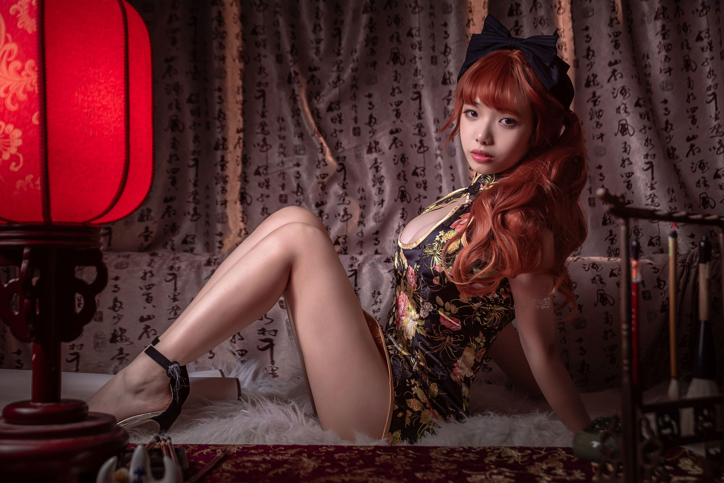  belle  COS] Vân Mai - Áo ngực thấp và chân trần