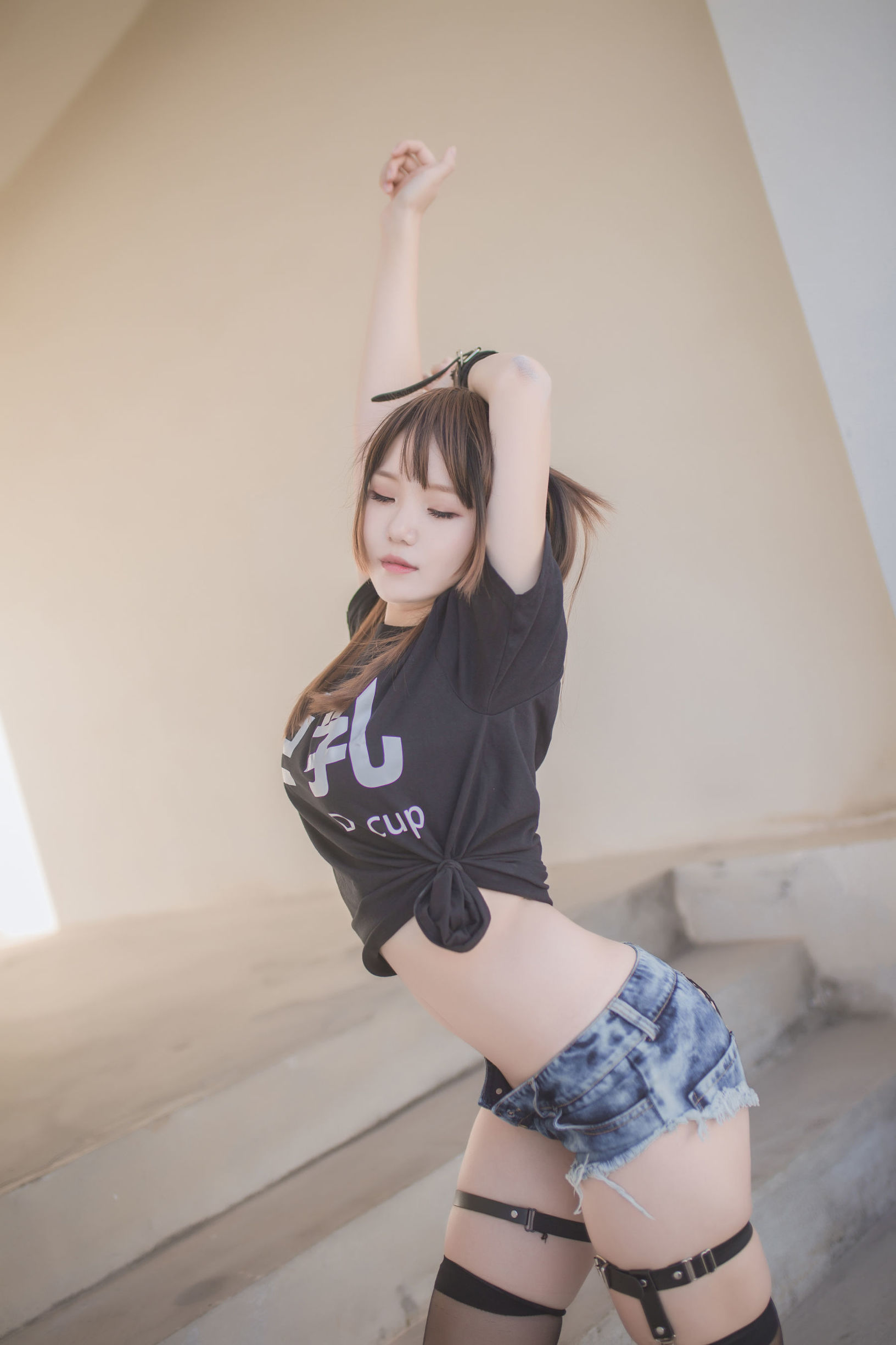 [萝莉COS] Yoko宅夏《巨乳》