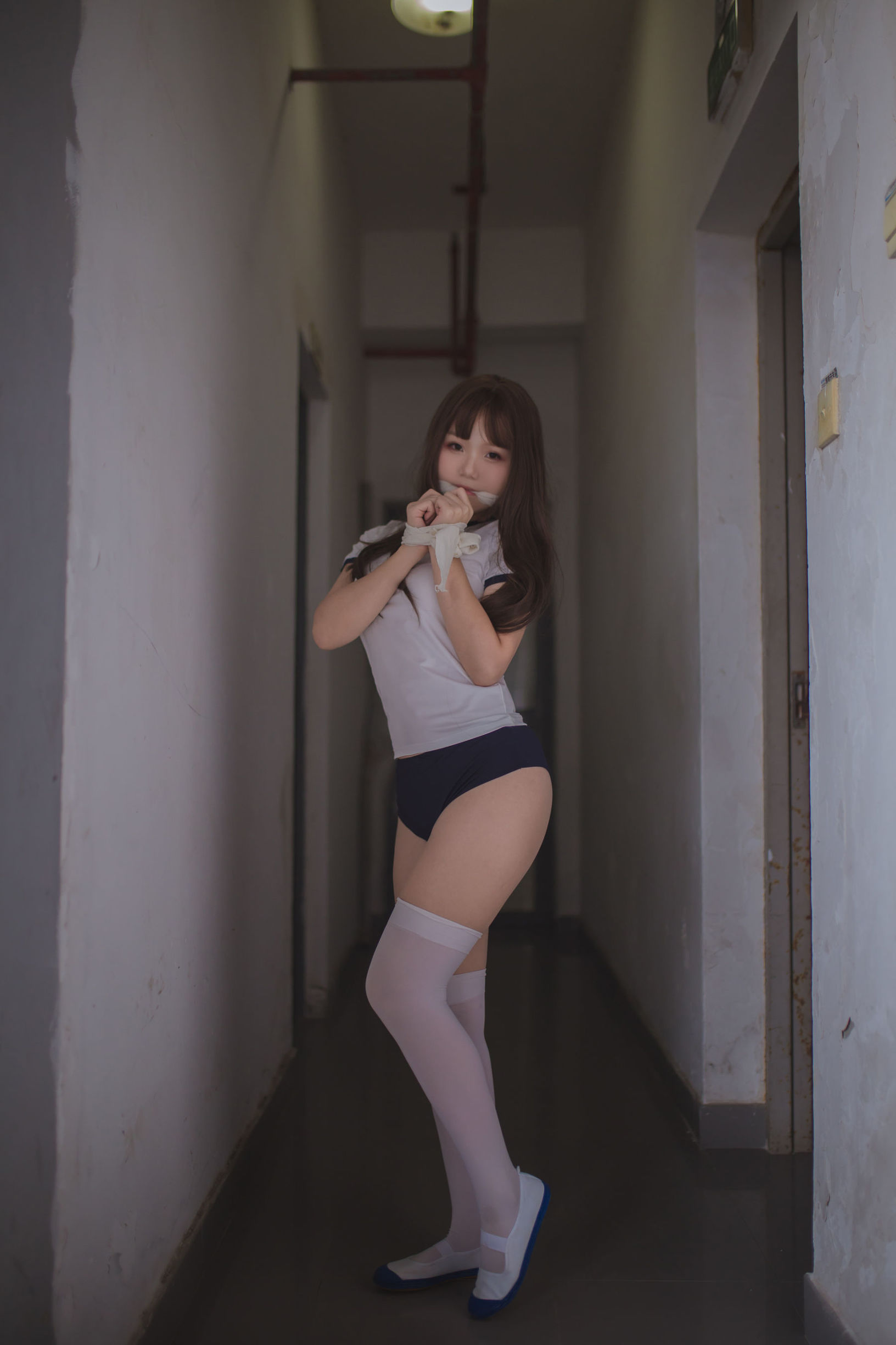  belle ta COS] Yoko Zhai Xia Cos - White Silk Bondage