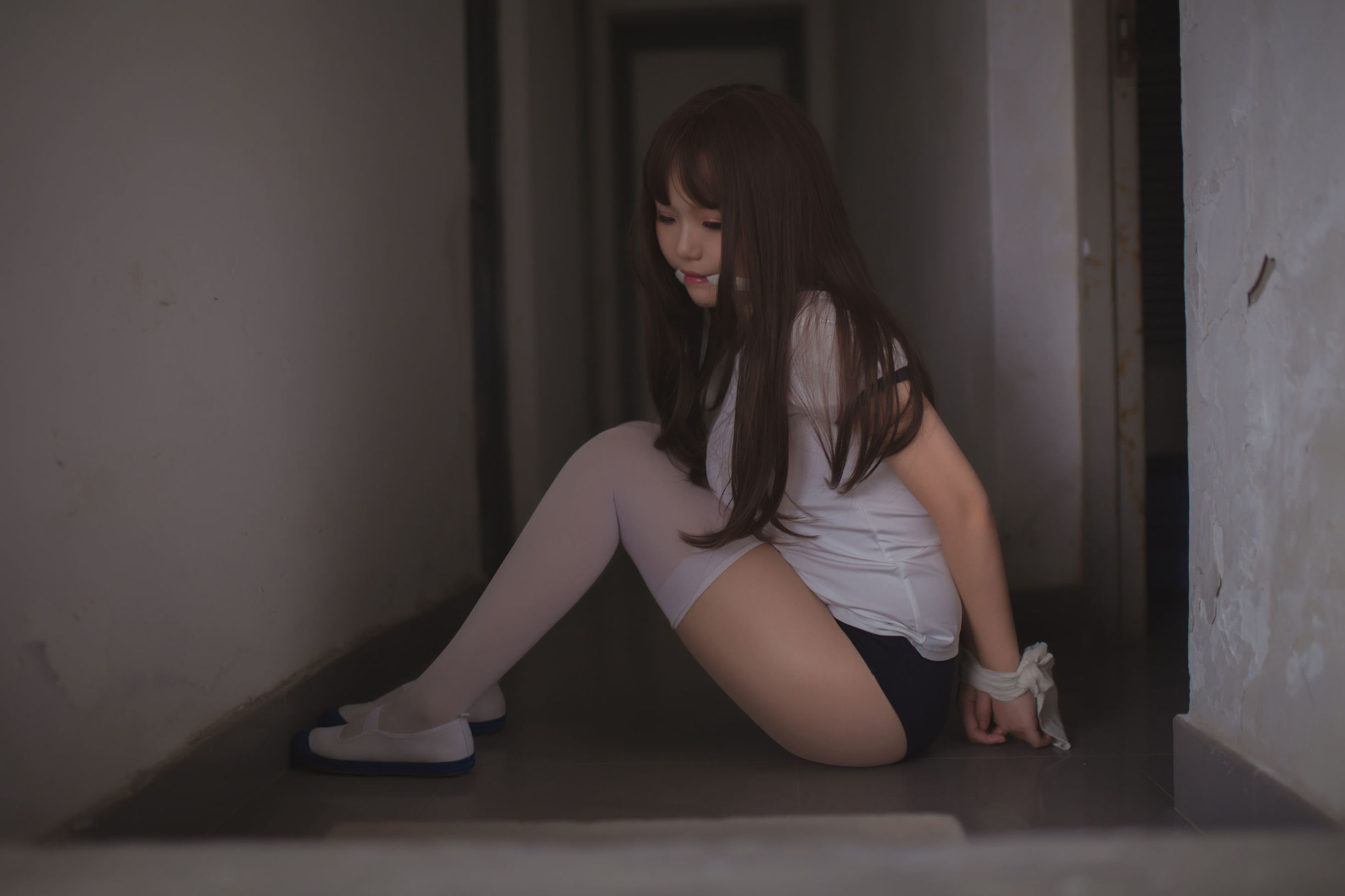  belle ta COS] Yoko Zhai Xia Cos - White Silk Bondage