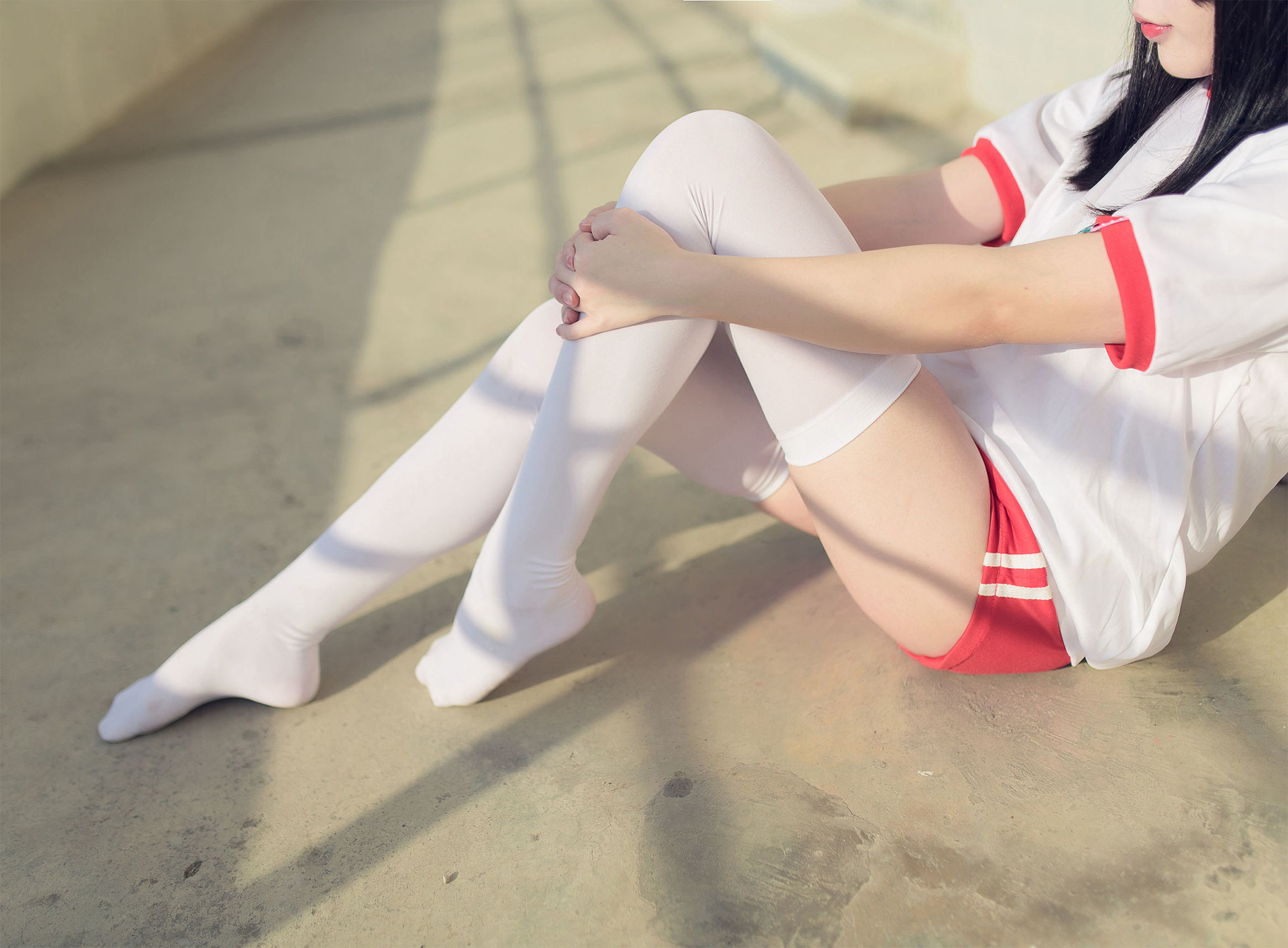 [风之领域] NO.112 运动场上的白丝体操服少女