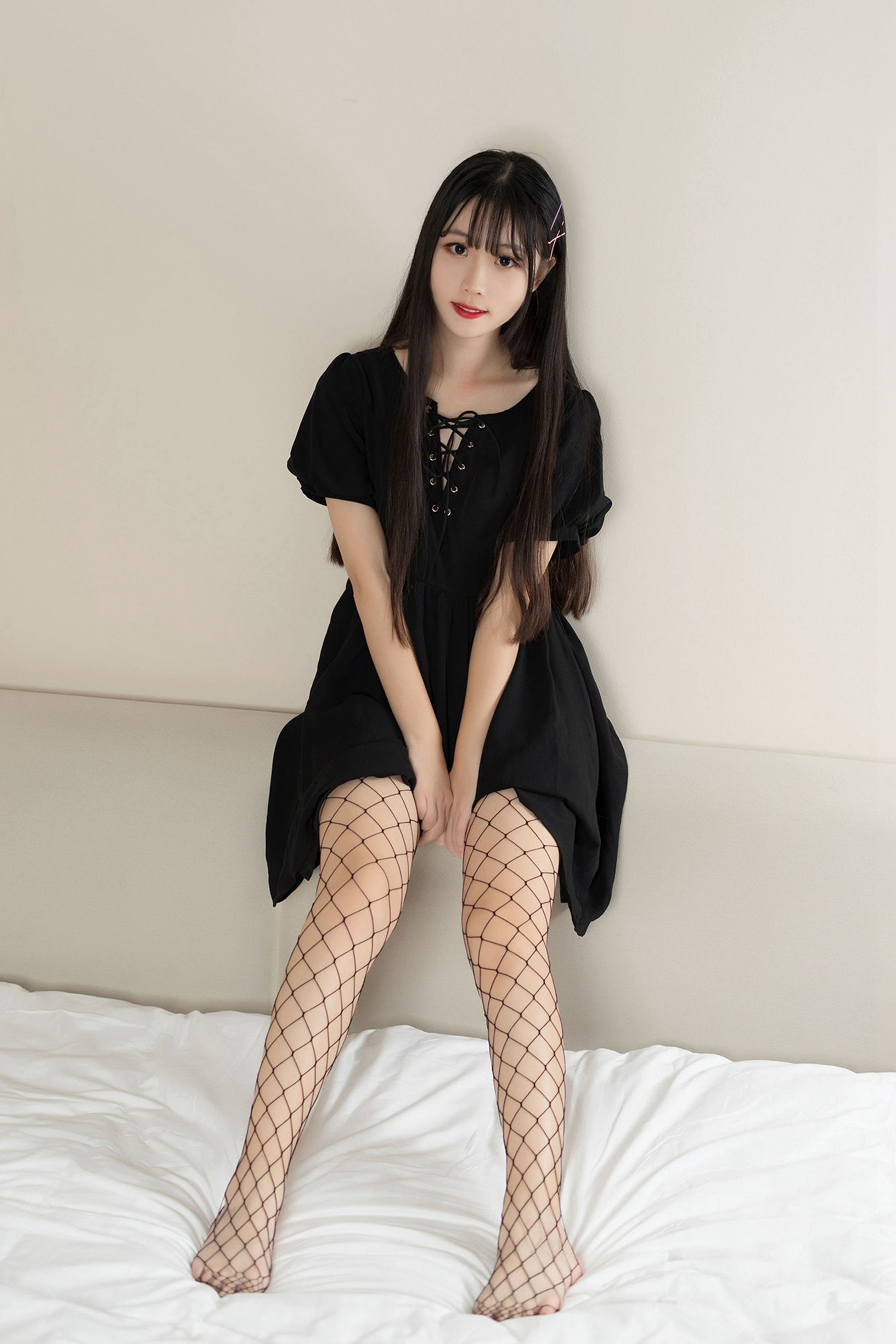 Phong Chi Linh Vực] Số 116 Cô Gái Tất Lưới Đen