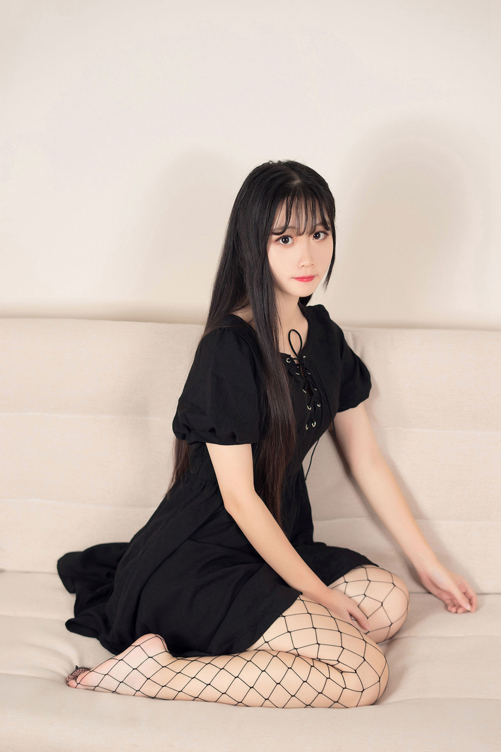 Phong Chi Linh Vực] Số 116 Cô Gái Tất Lưới Đen