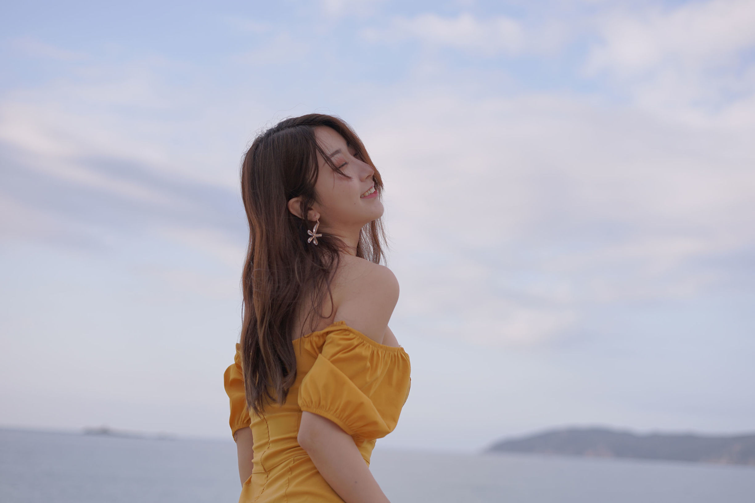 COS Phúc lợi] Coser nổi tiếng Hắc Xuyên - Hành trình hải đảo Váy liền màu vàng