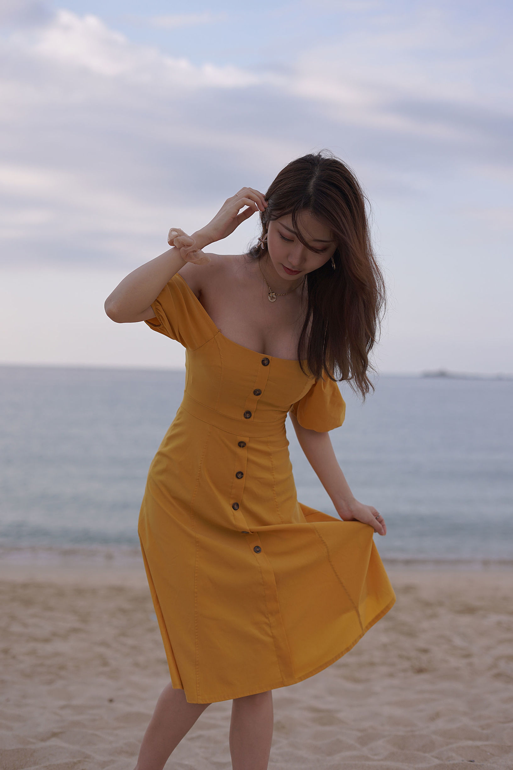 COS Phúc lợi] Coser nổi tiếng Hắc Xuyên - Hành trình hải đảo Váy liền màu vàng