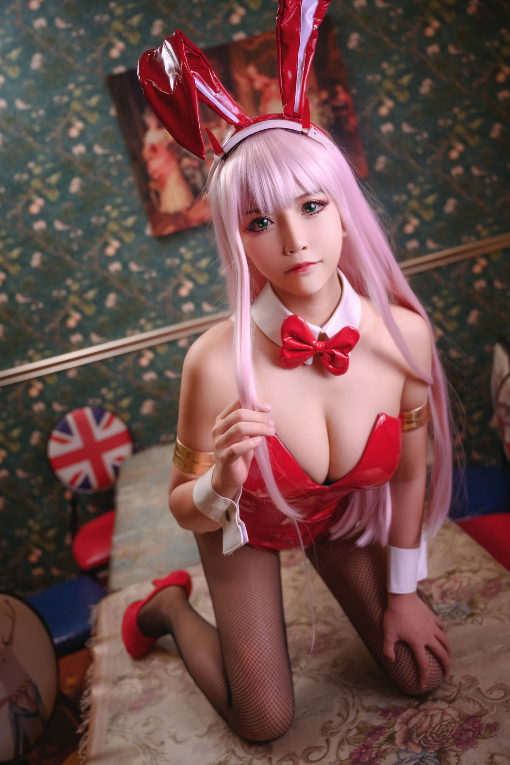 Cô gái 2D ôm đi Mặc Tử aa, cô gái bunny lưới đen.