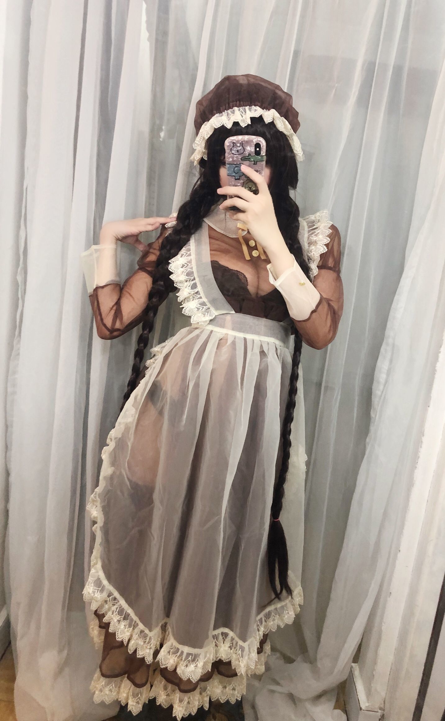 Người đẹp 2D ngực lớn Shikano Ki, Nữ hầu trong suốt