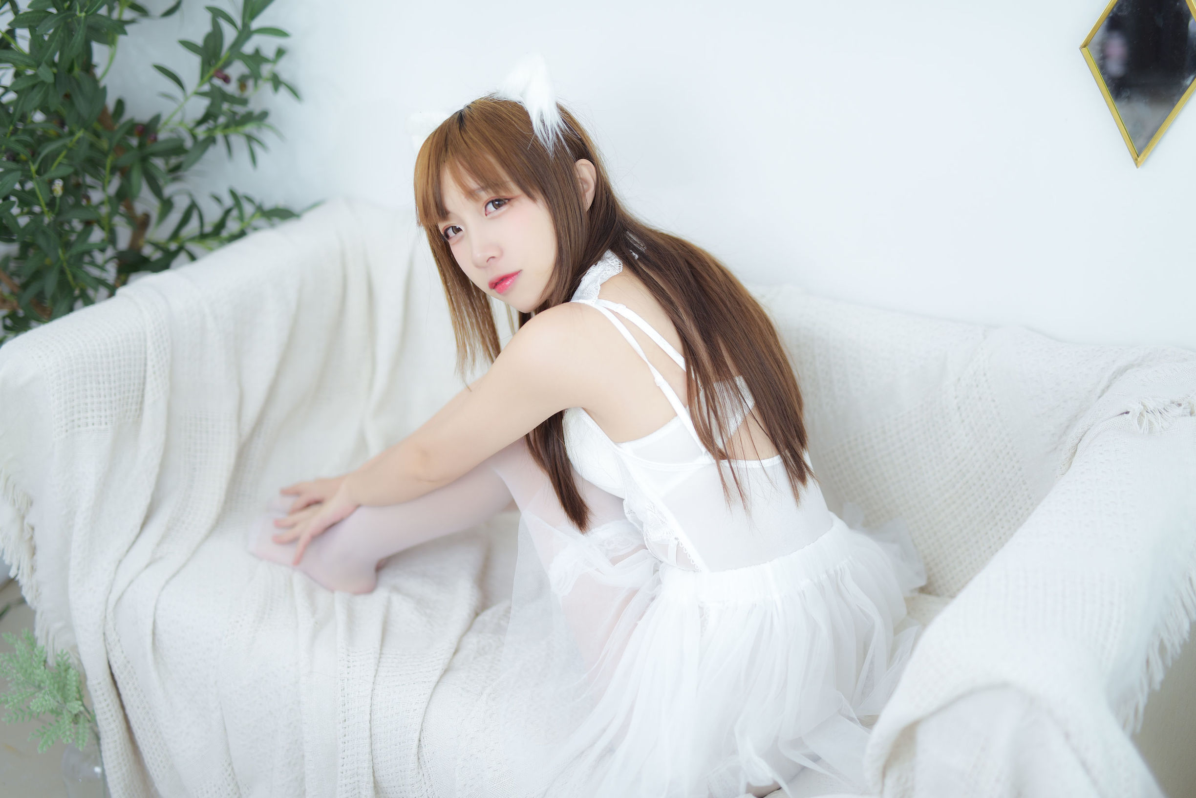 Coser Erza Nisa nổi tiếng: Cô gái thú cưng Áo cưới trắng riêng tư