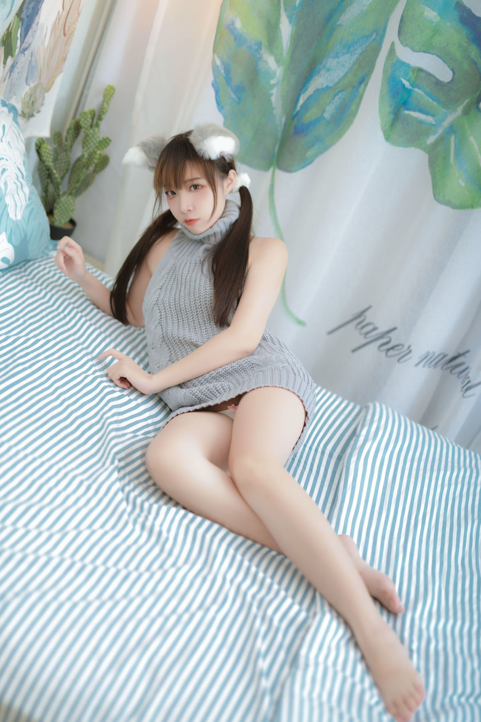 คน气Coser二佐Nisa สัตว์เลี้ยงสาว เสื้อโค้ทหลังเปิดส่วนตัว