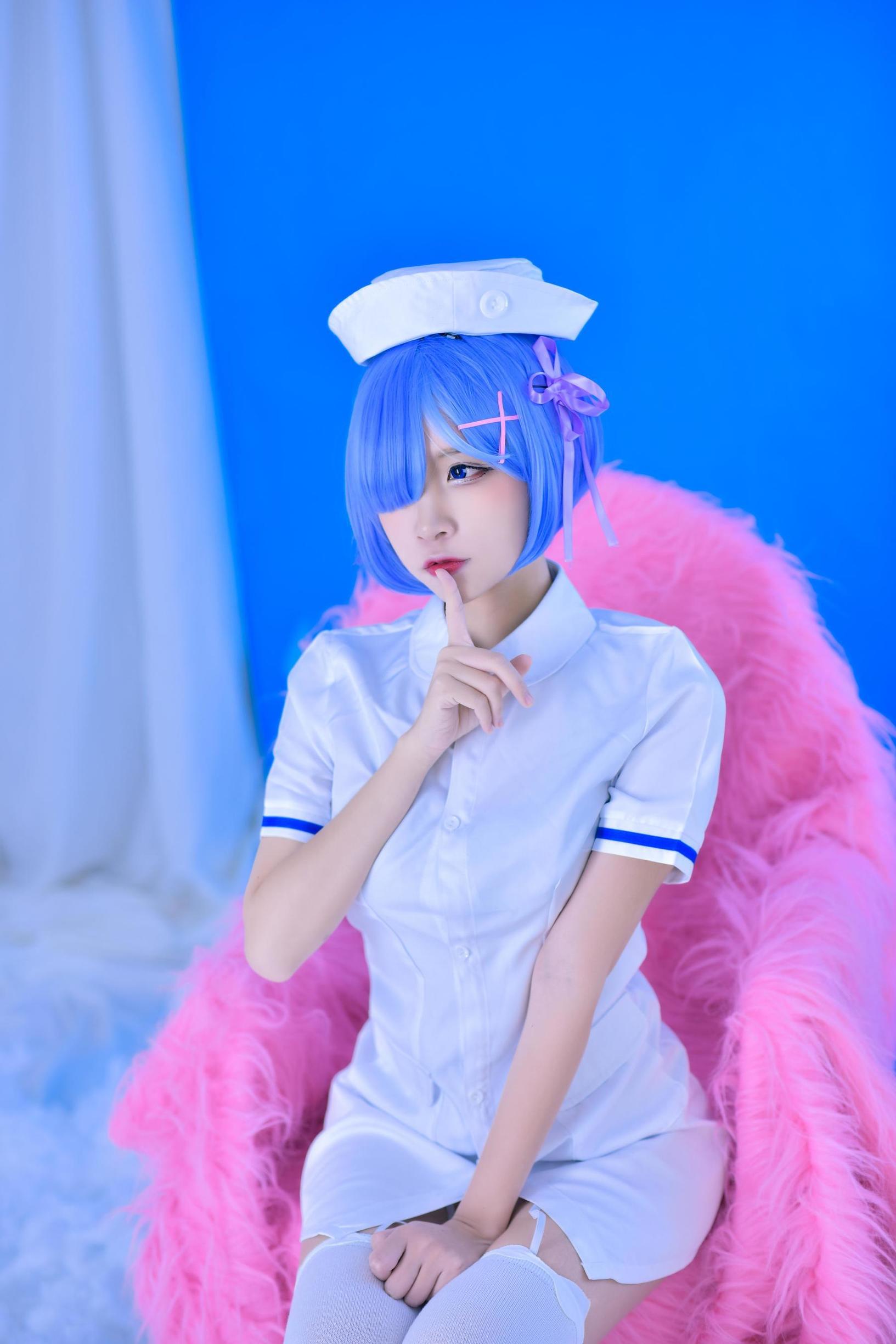 Coser nổi tiếng Erza Nisa Rem Y tá