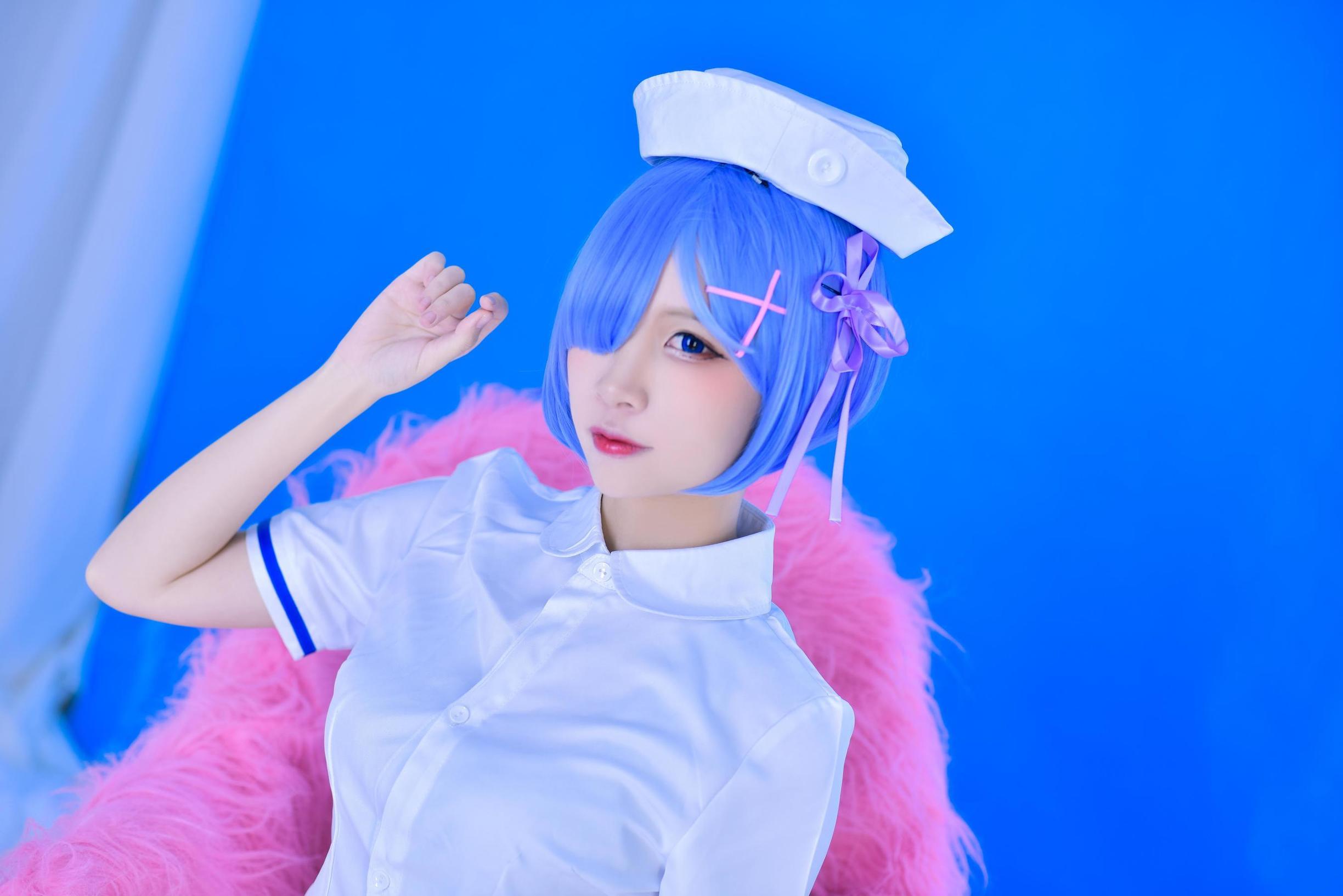 Coser nổi tiếng Erza Nisa Rem Y tá