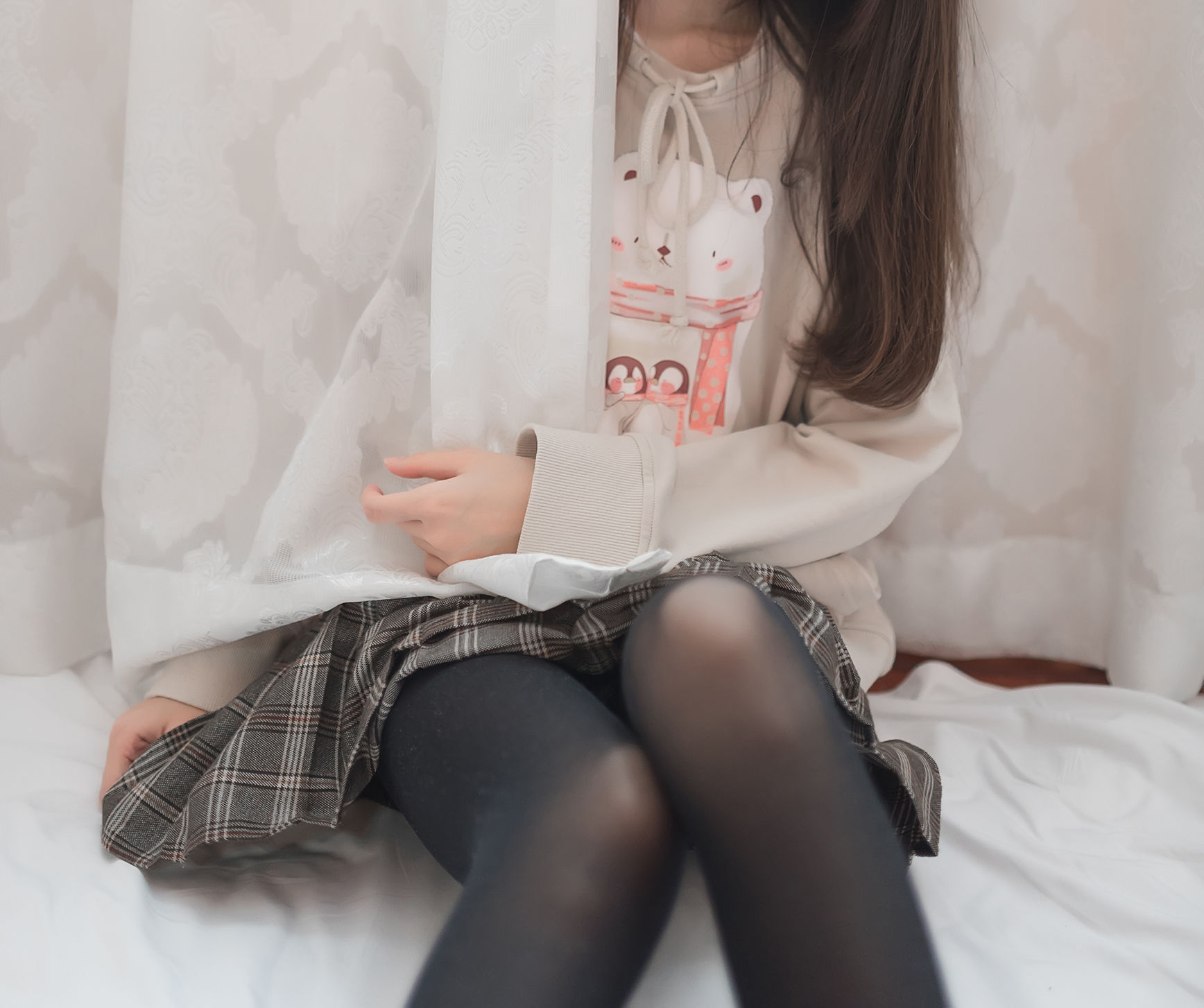Blogger anime Cửu Khúc Jean: Sự mờ ảo sau rèm cửa
