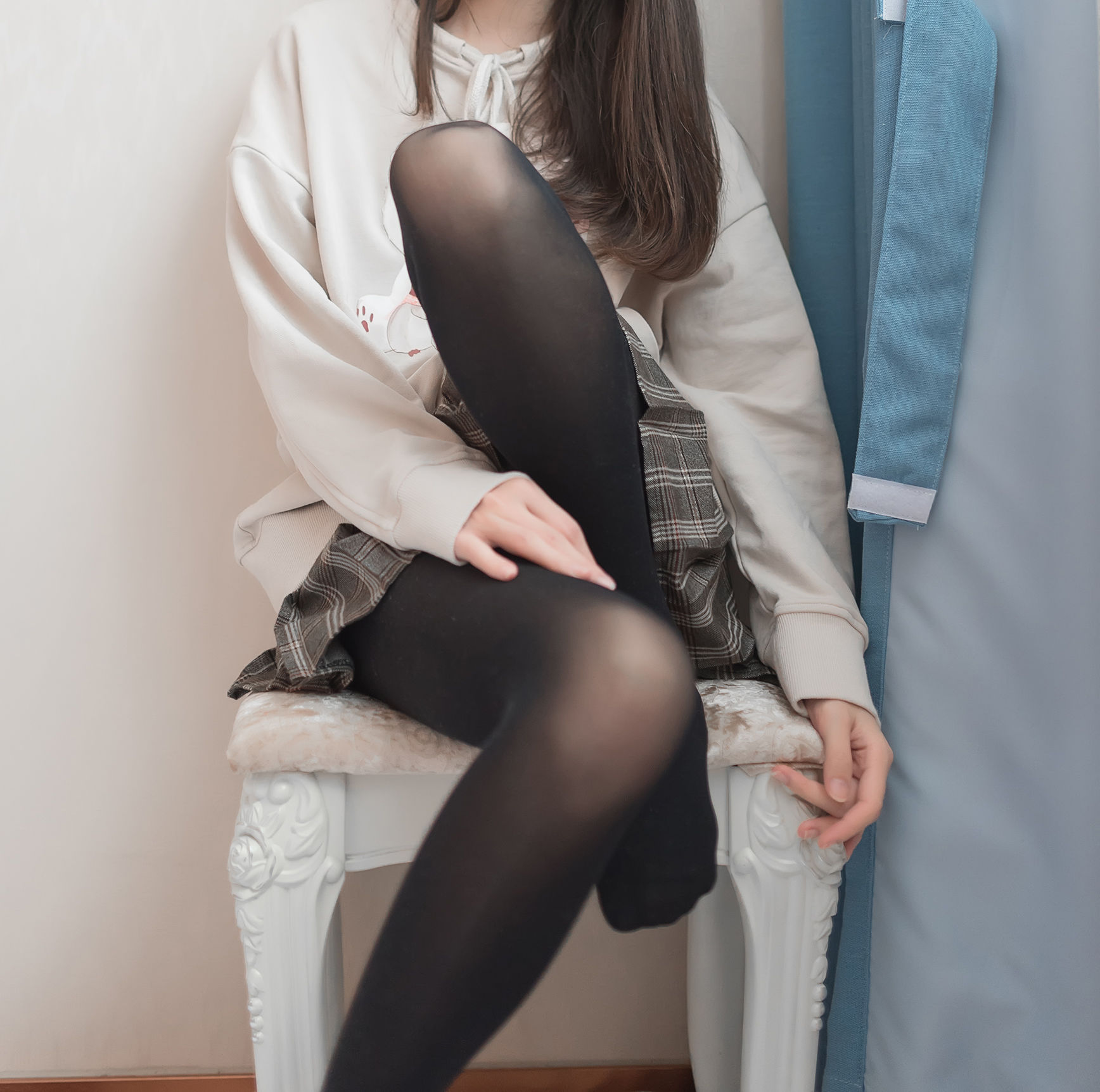 Blogger anime Cửu Khúc Jean: Sự mờ ảo sau rèm cửa