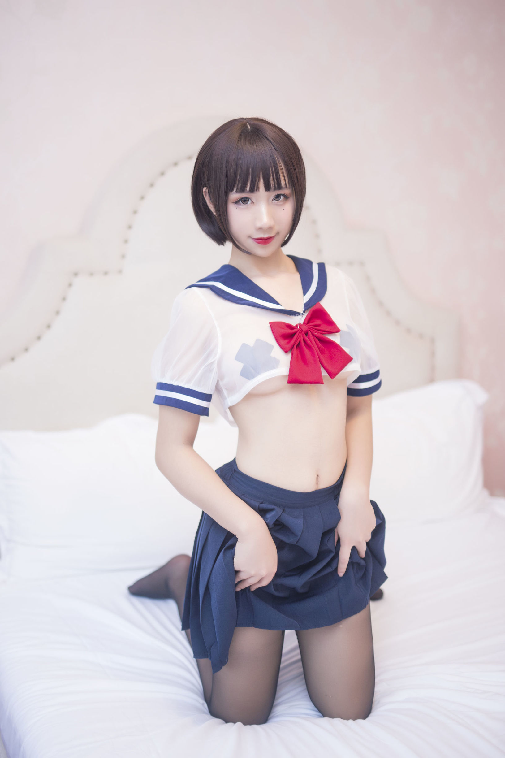 Anime blogger Jiu Qu Jean JK transparent uniform