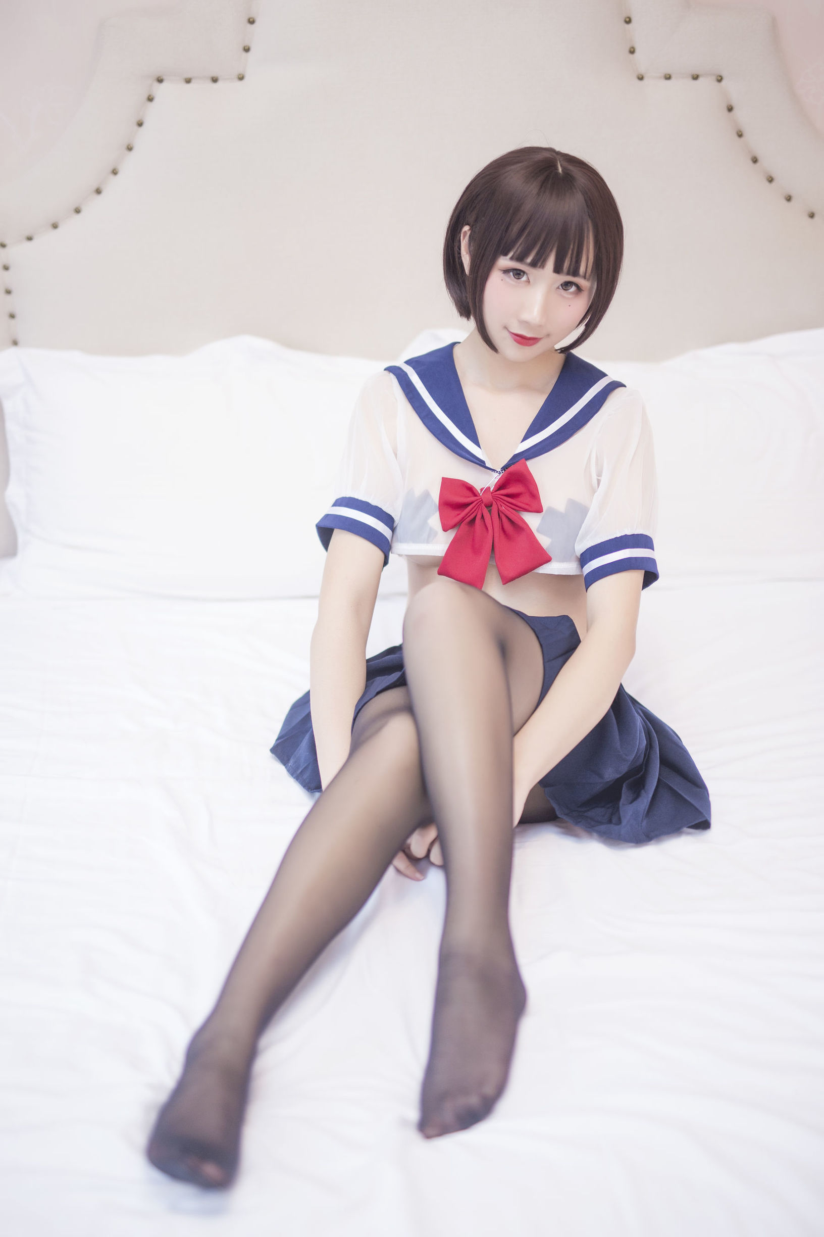 Anime blogger Jiu Qu Jean JK transparent uniform