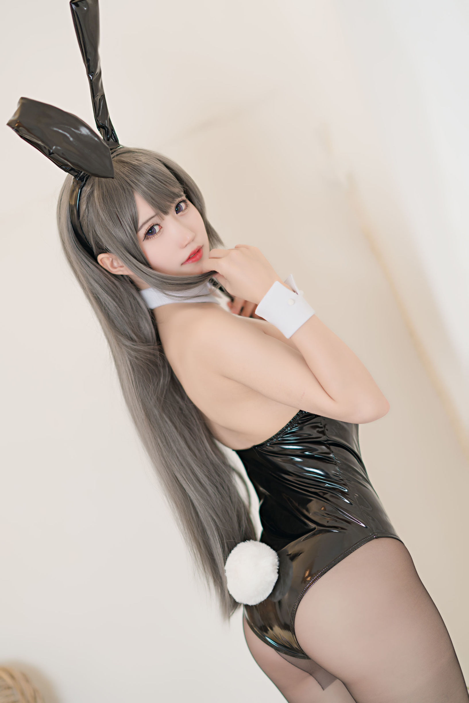 Blogger anime Ogura Chiyo và Mai Thỏ Nữ Lang
