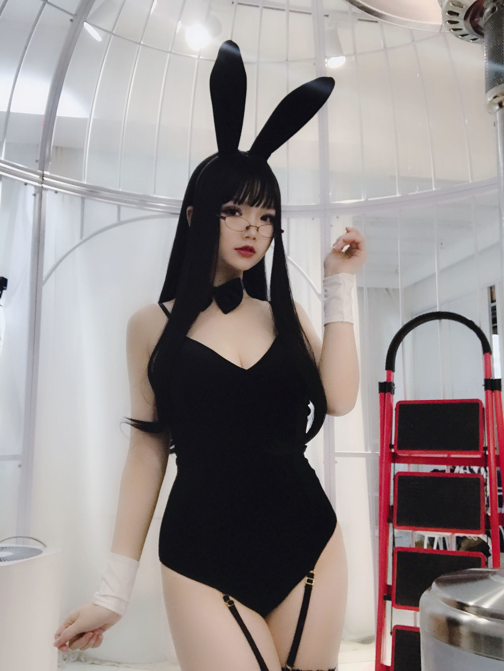 Anime blogger Xueqing Astra in eyeglasses rabbit cosplay