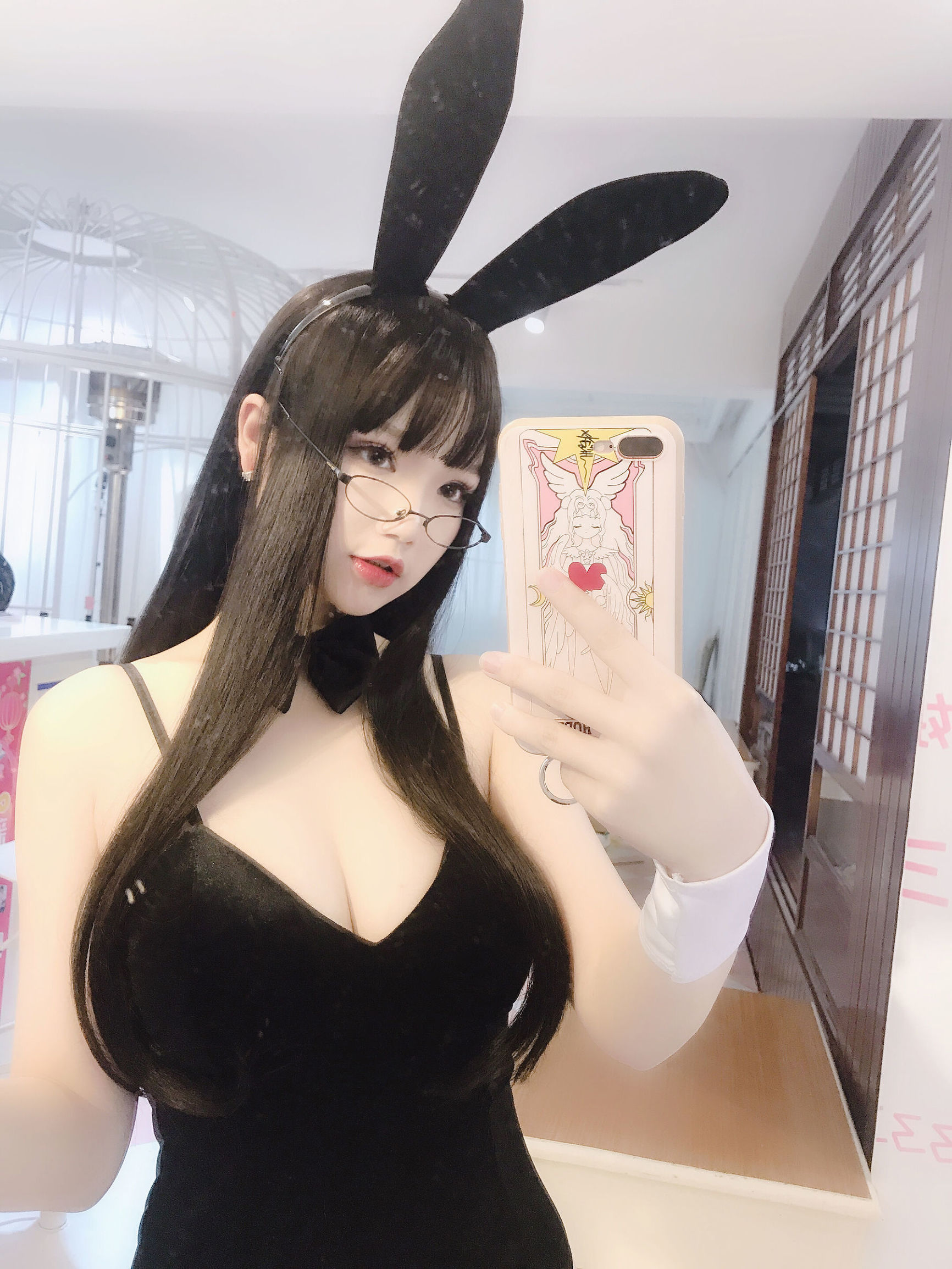Anime blogger Xueqing Astra in eyeglasses rabbit cosplay