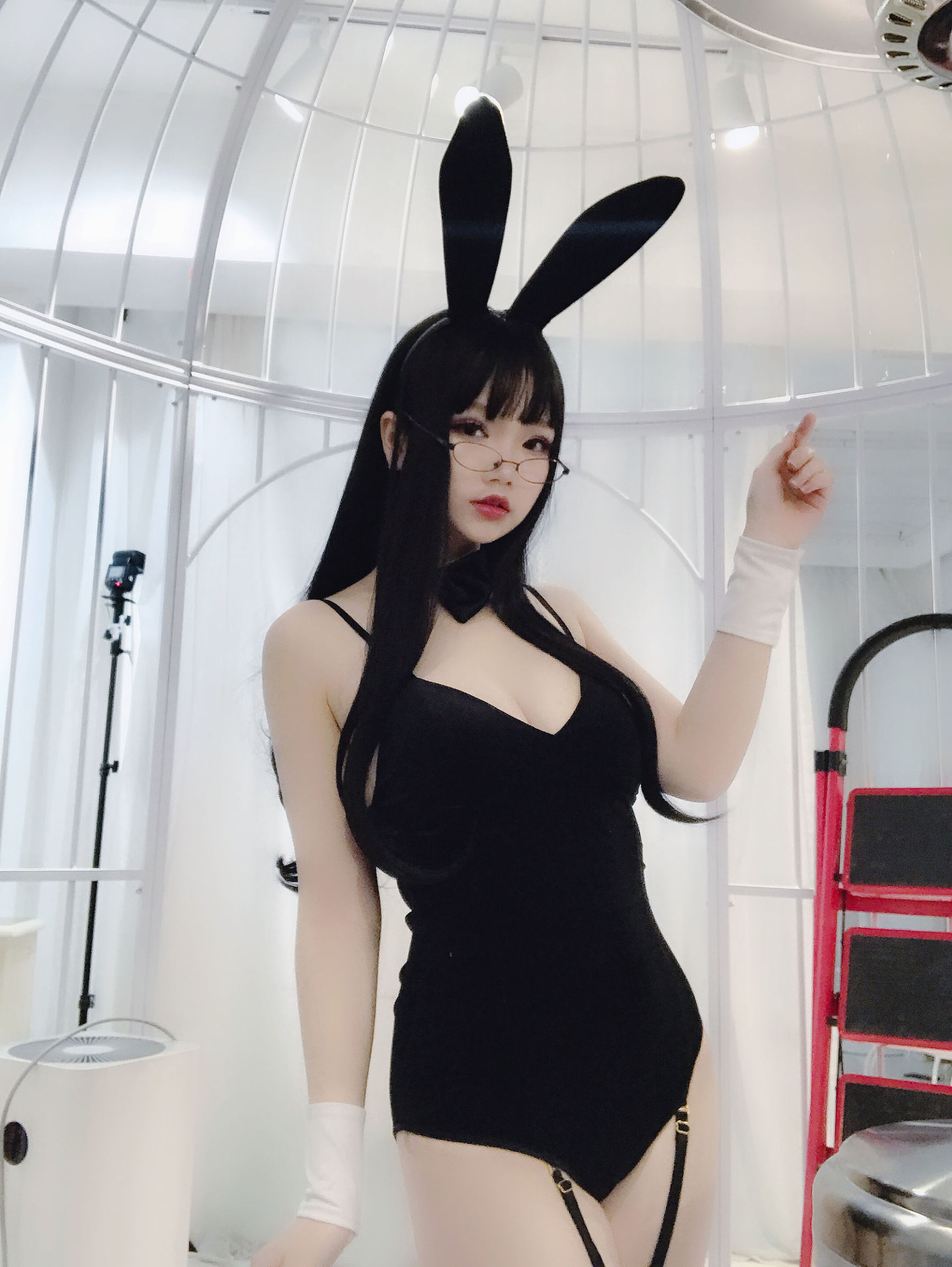 Anime blogger Xueqing Astra in eyeglasses rabbit cosplay
