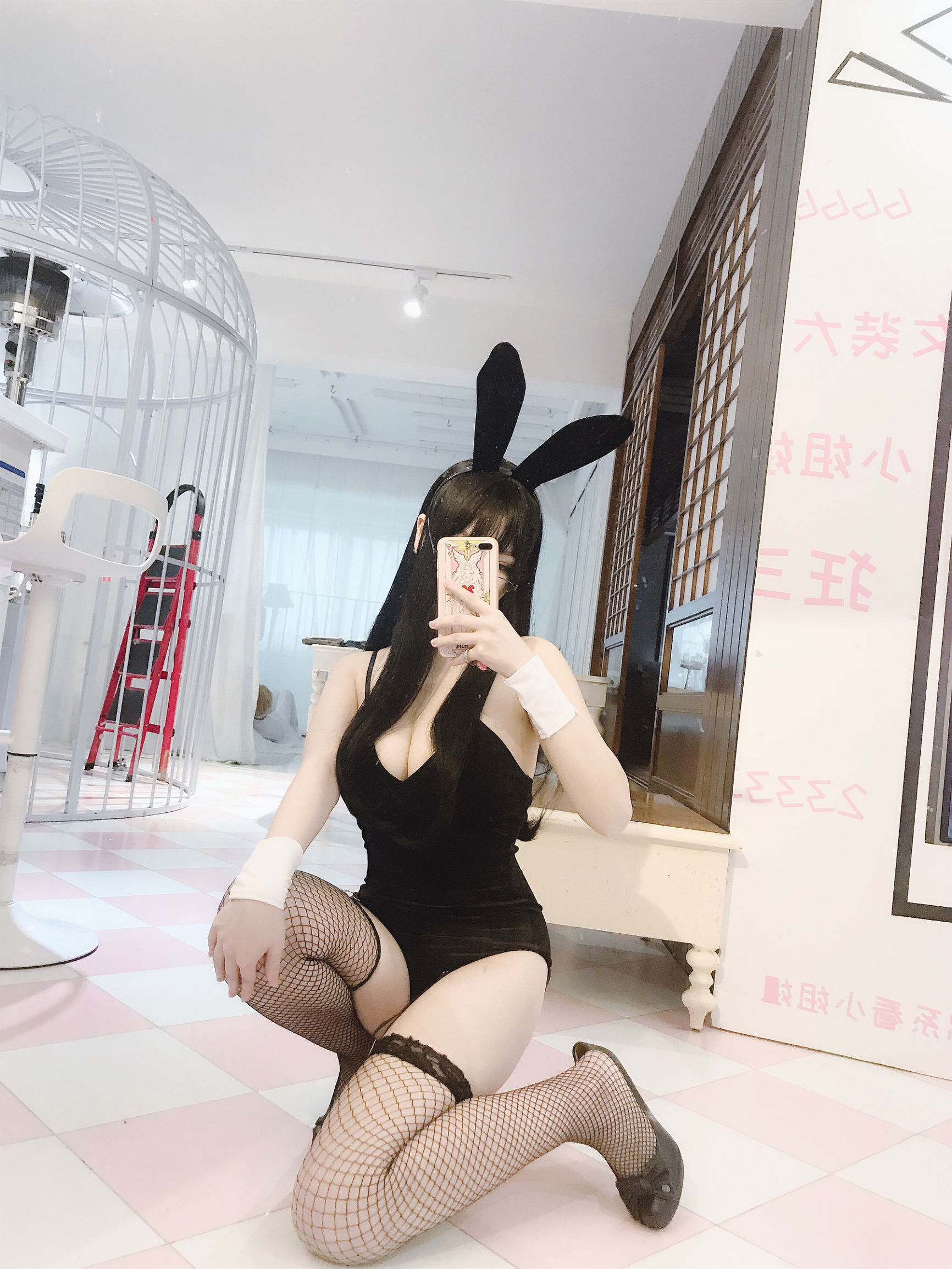 Anime blogger Xueqing Astra in eyeglasses rabbit cosplay