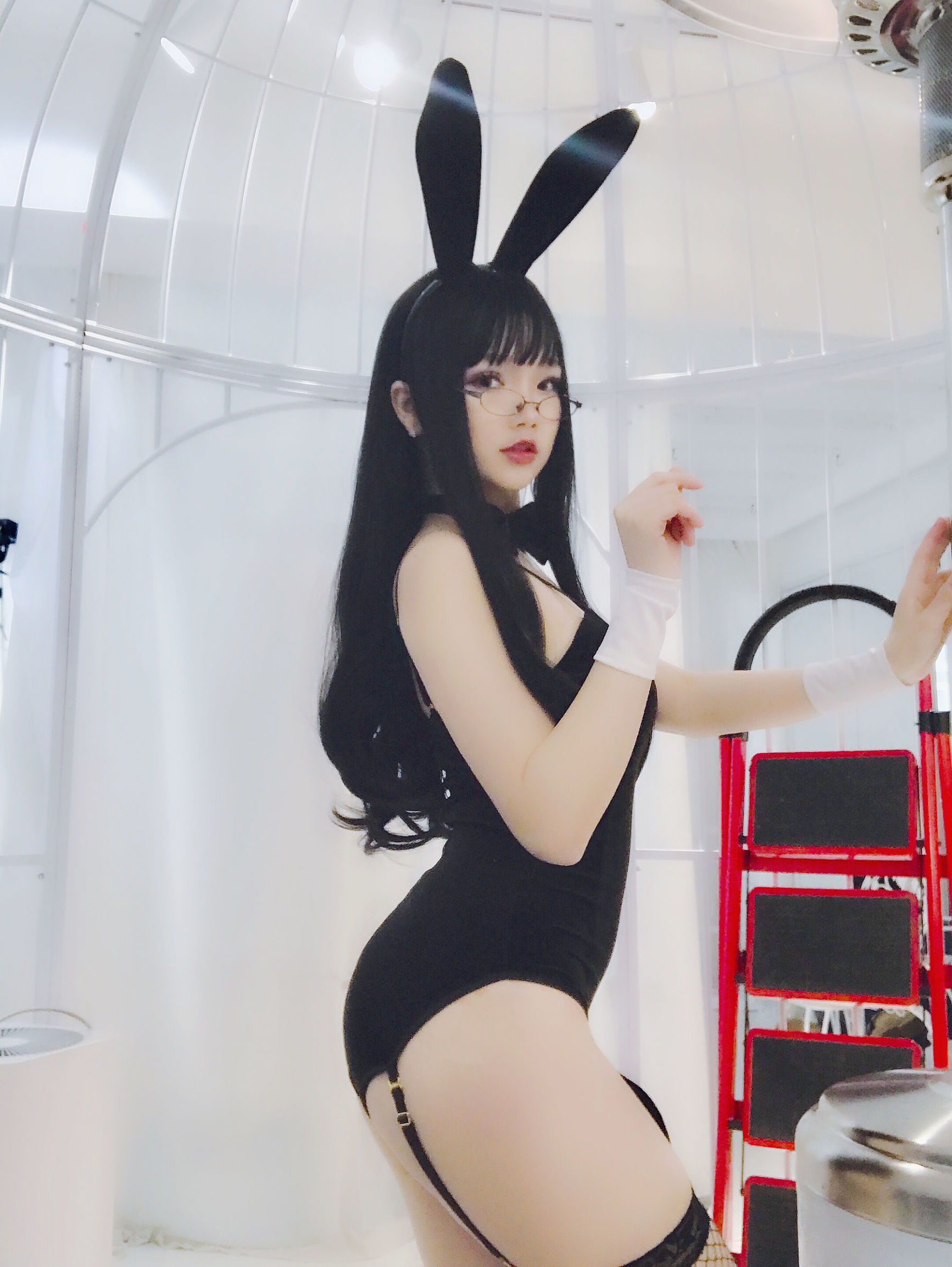 Anime blogger Xueqing Astra in eyeglasses rabbit cosplay