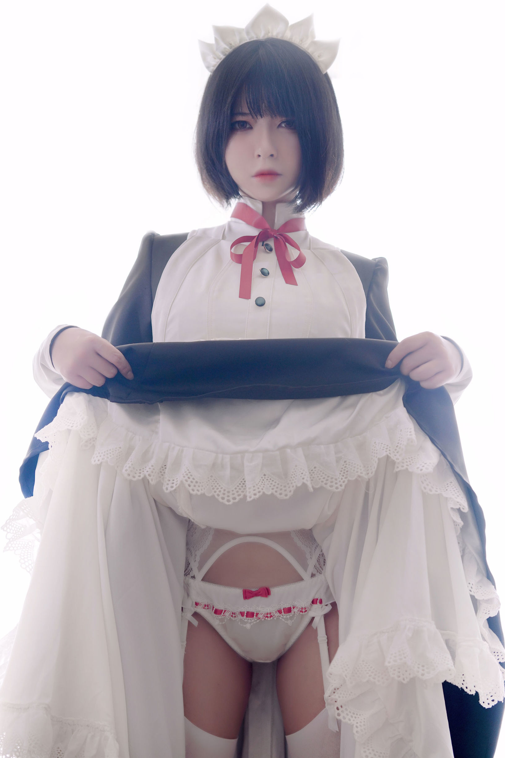 半半子 嫌パン Maid 制服诱惑 Cosplay