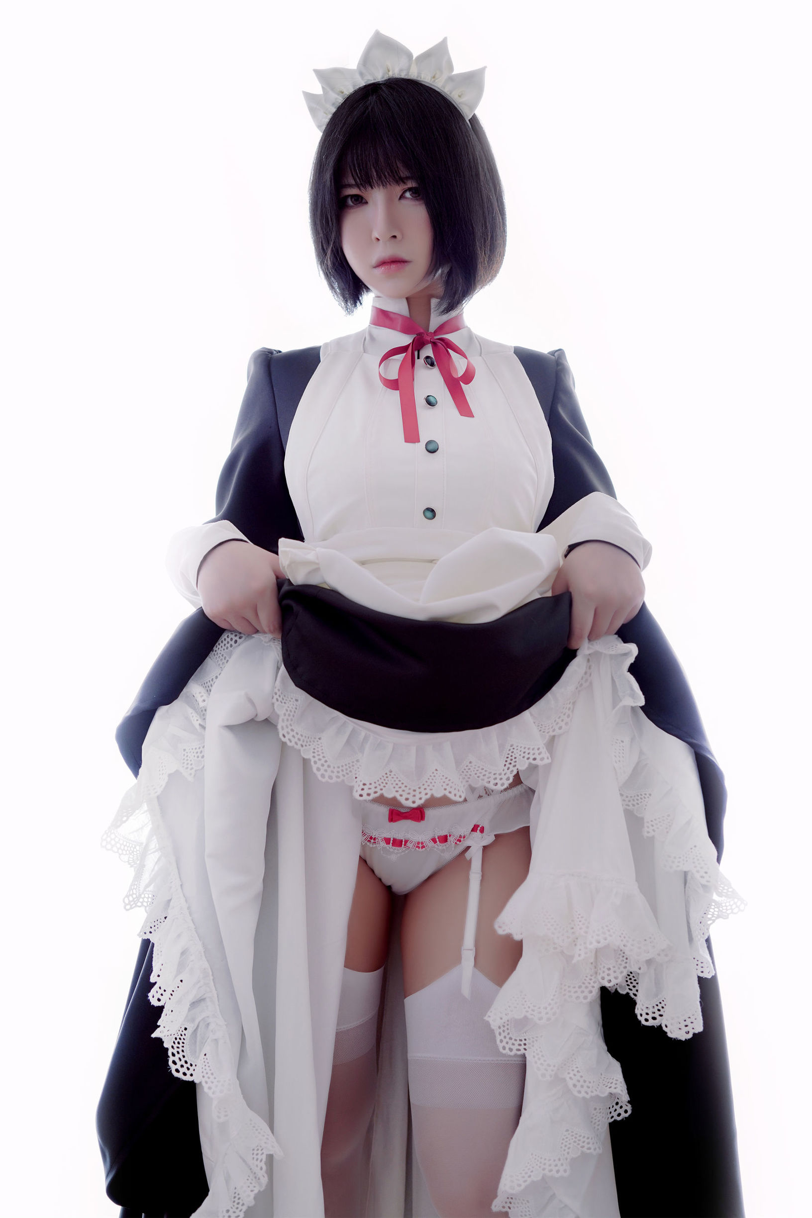 半半子 嫌パン Maid 制服诱惑 Cosplay