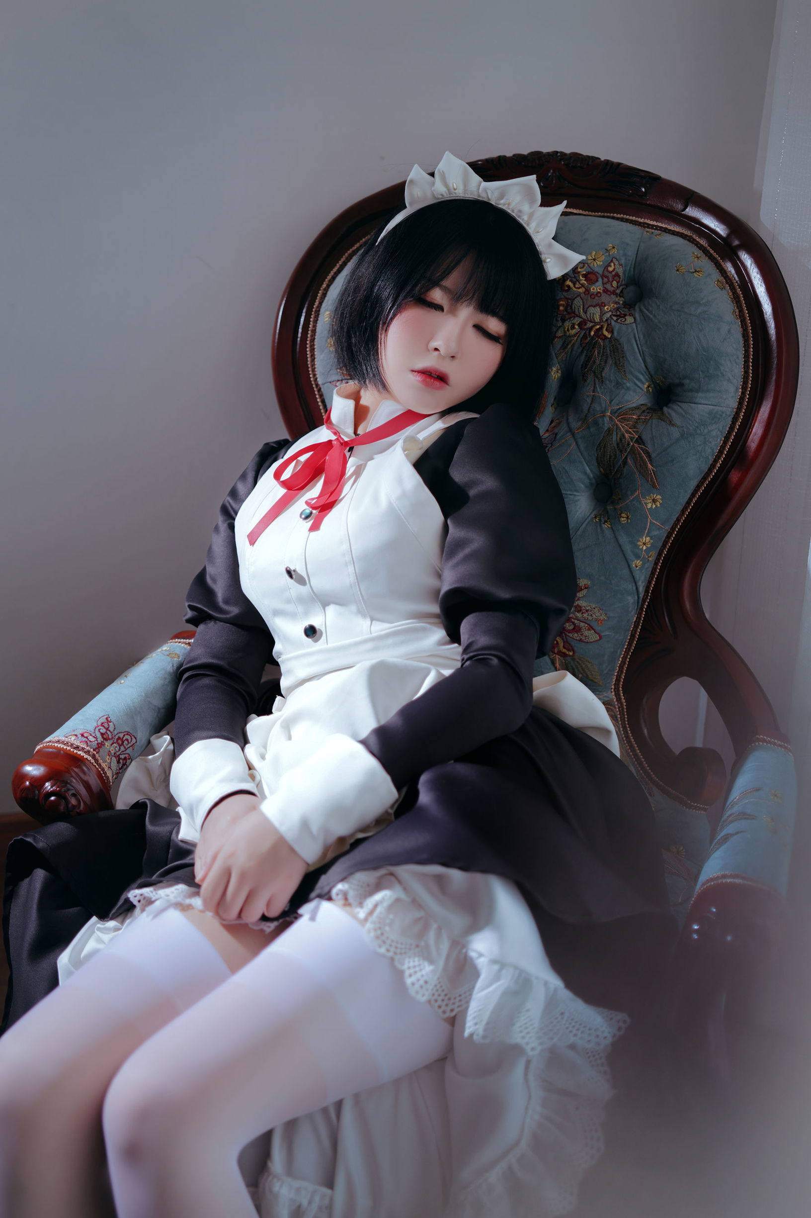 半半子 嫌パン Maid 制服诱惑 Cosplay