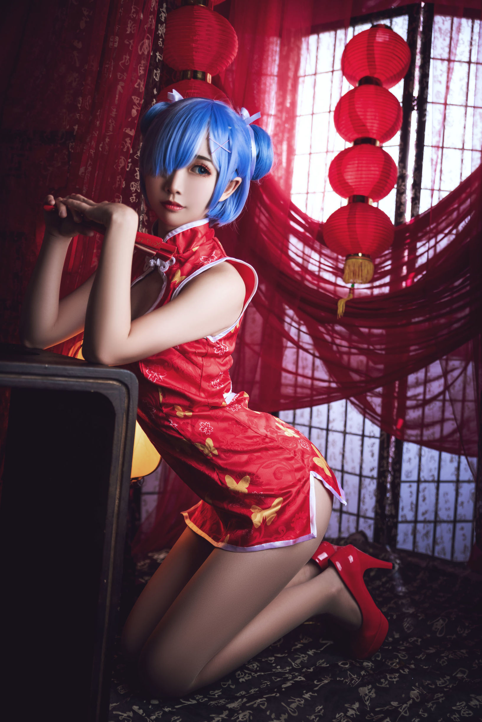 น่ารักและได้รับความนิยม Coser เมี่ยนปิงเซียนเอ๋อ เรมในชุดฉีเป่า