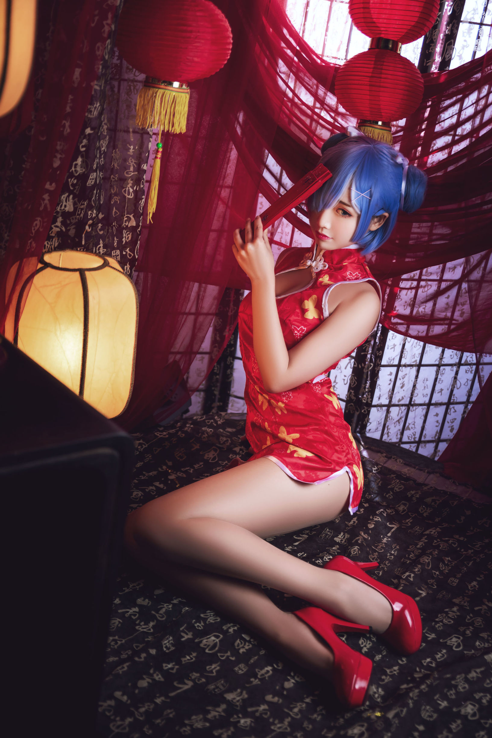 น่ารักและได้รับความนิยม Coser เมี่ยนปิงเซียนเอ๋อ เรมในชุดฉีเป่า