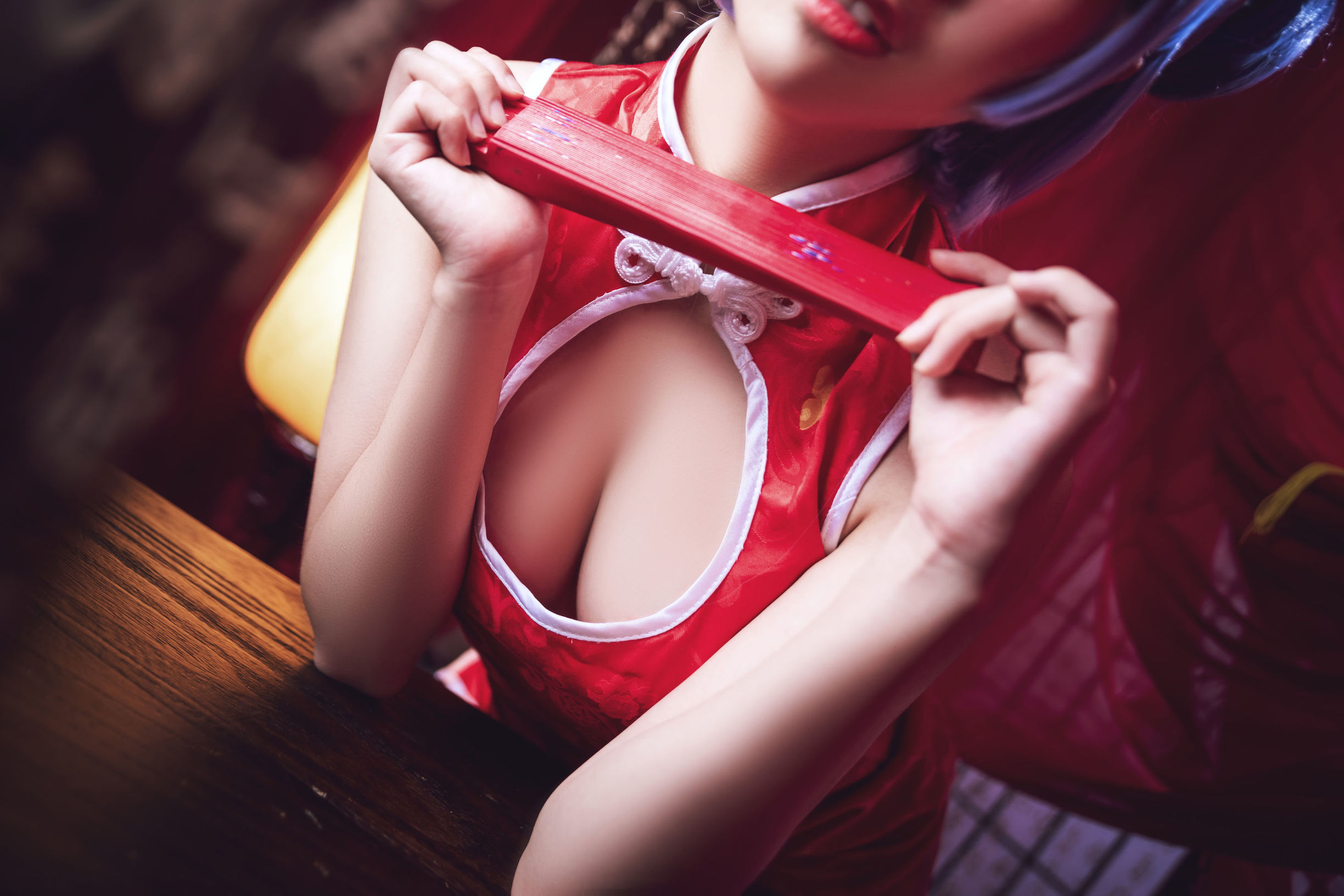 น่ารักและได้รับความนิยม Coser เมี่ยนปิงเซียนเอ๋อ เรมในชุดฉีเป่า