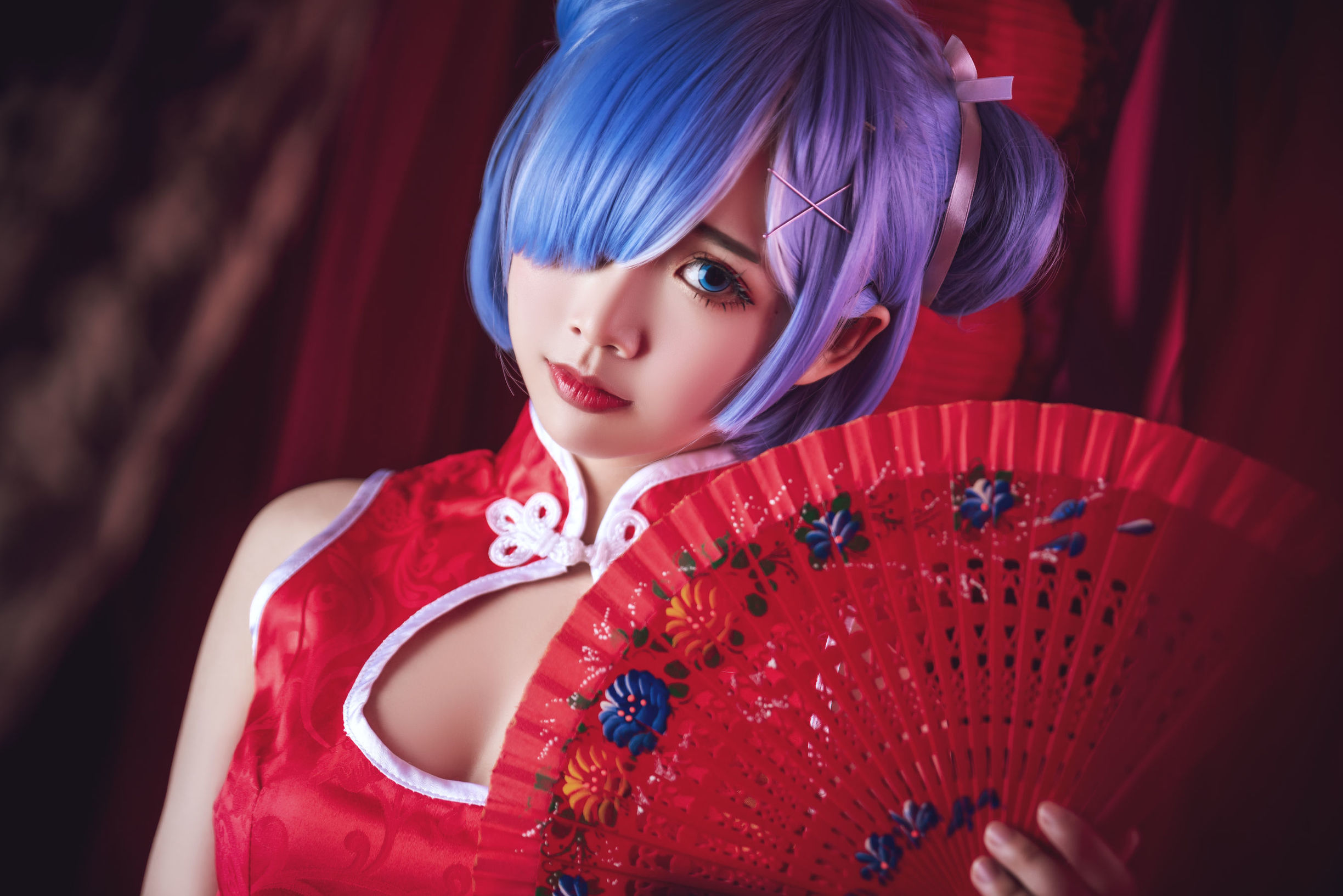 น่ารักและได้รับความนิยม Coser เมี่ยนปิงเซียนเอ๋อ เรมในชุดฉีเป่า