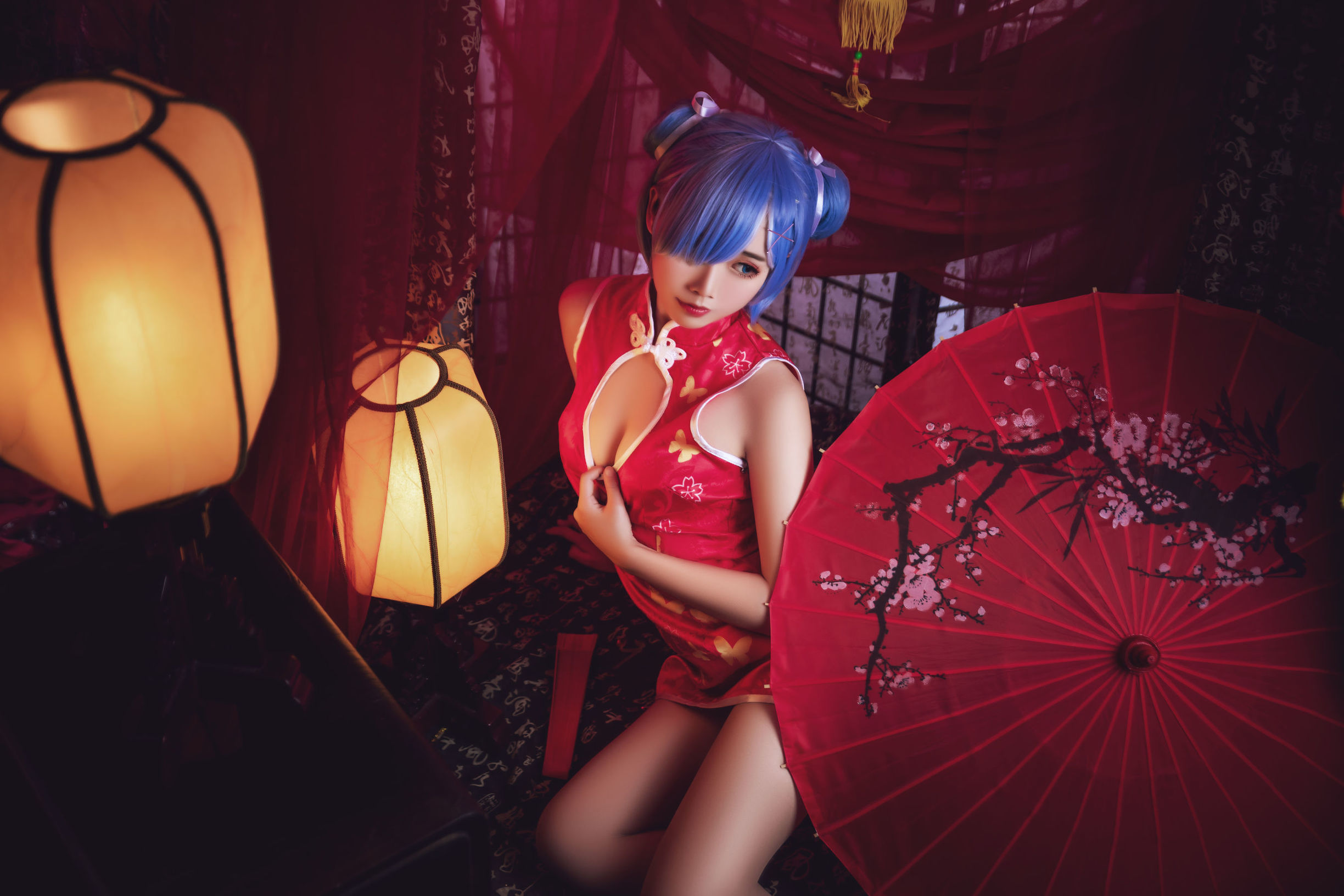 น่ารักและได้รับความนิยม Coser เมี่ยนปิงเซียนเอ๋อ เรมในชุดฉีเป่า