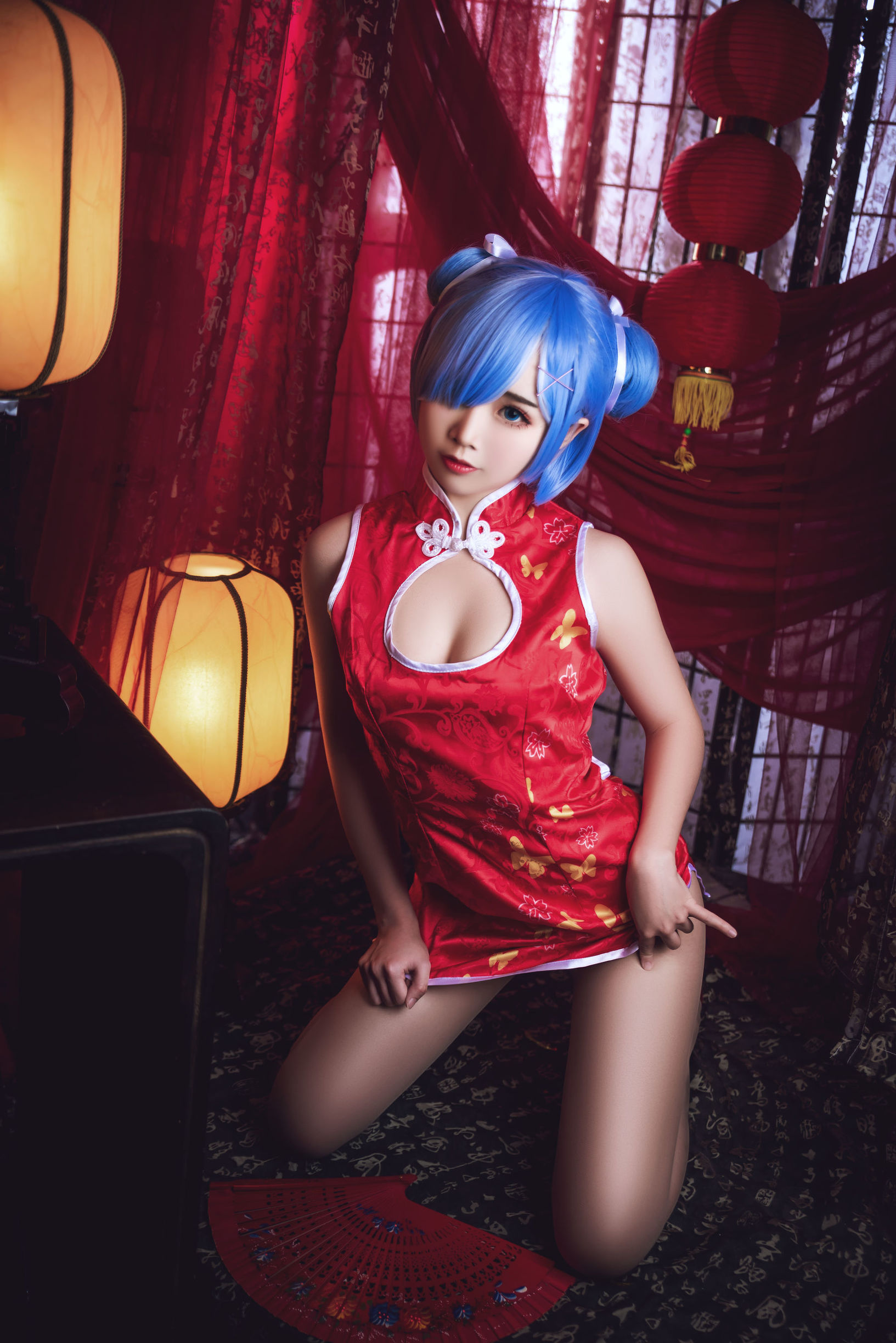 น่ารักและได้รับความนิยม Coser เมี่ยนปิงเซียนเอ๋อ เรมในชุดฉีเป่า