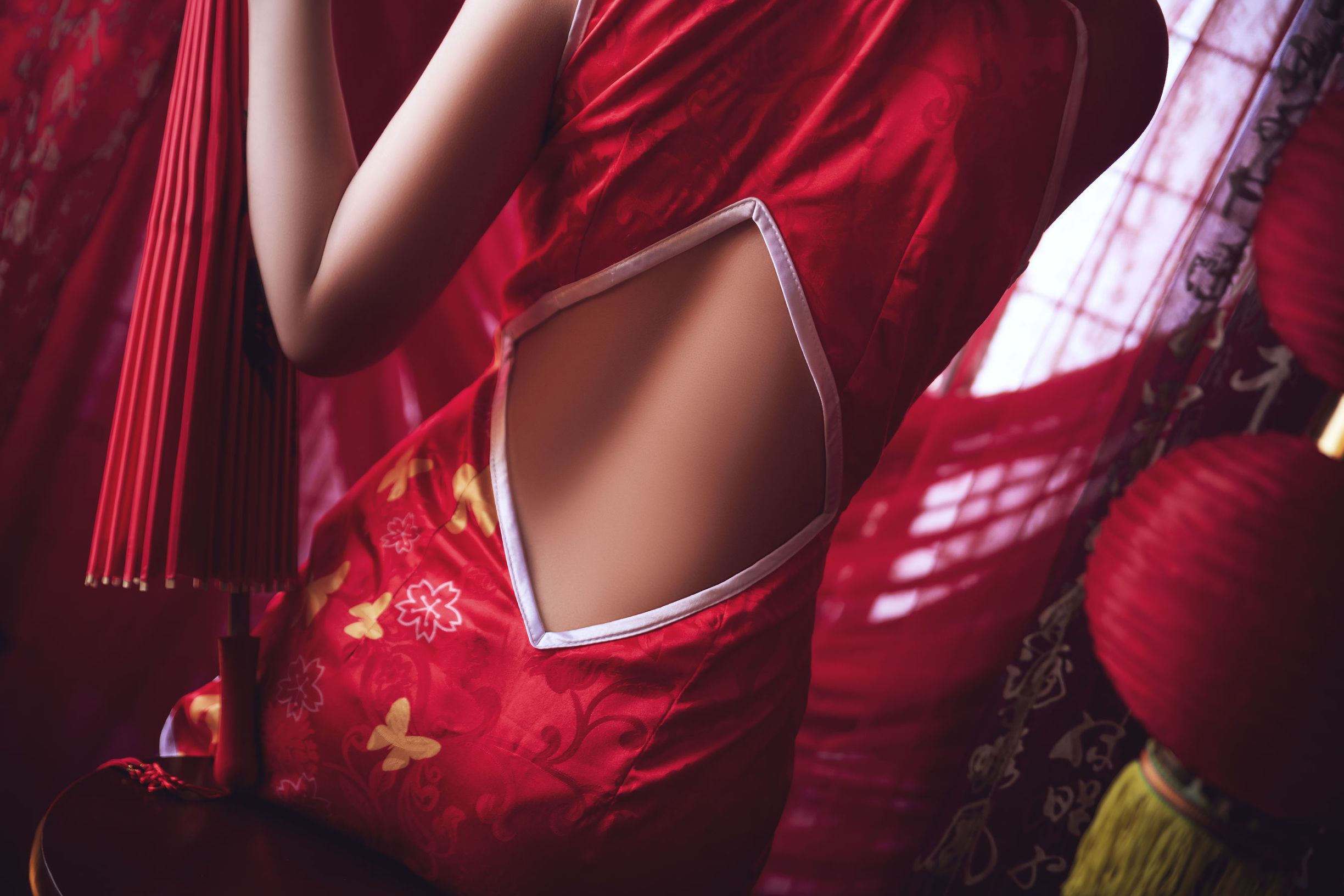 น่ารักและได้รับความนิยม Coser เมี่ยนปิงเซียนเอ๋อ เรมในชุดฉีเป่า