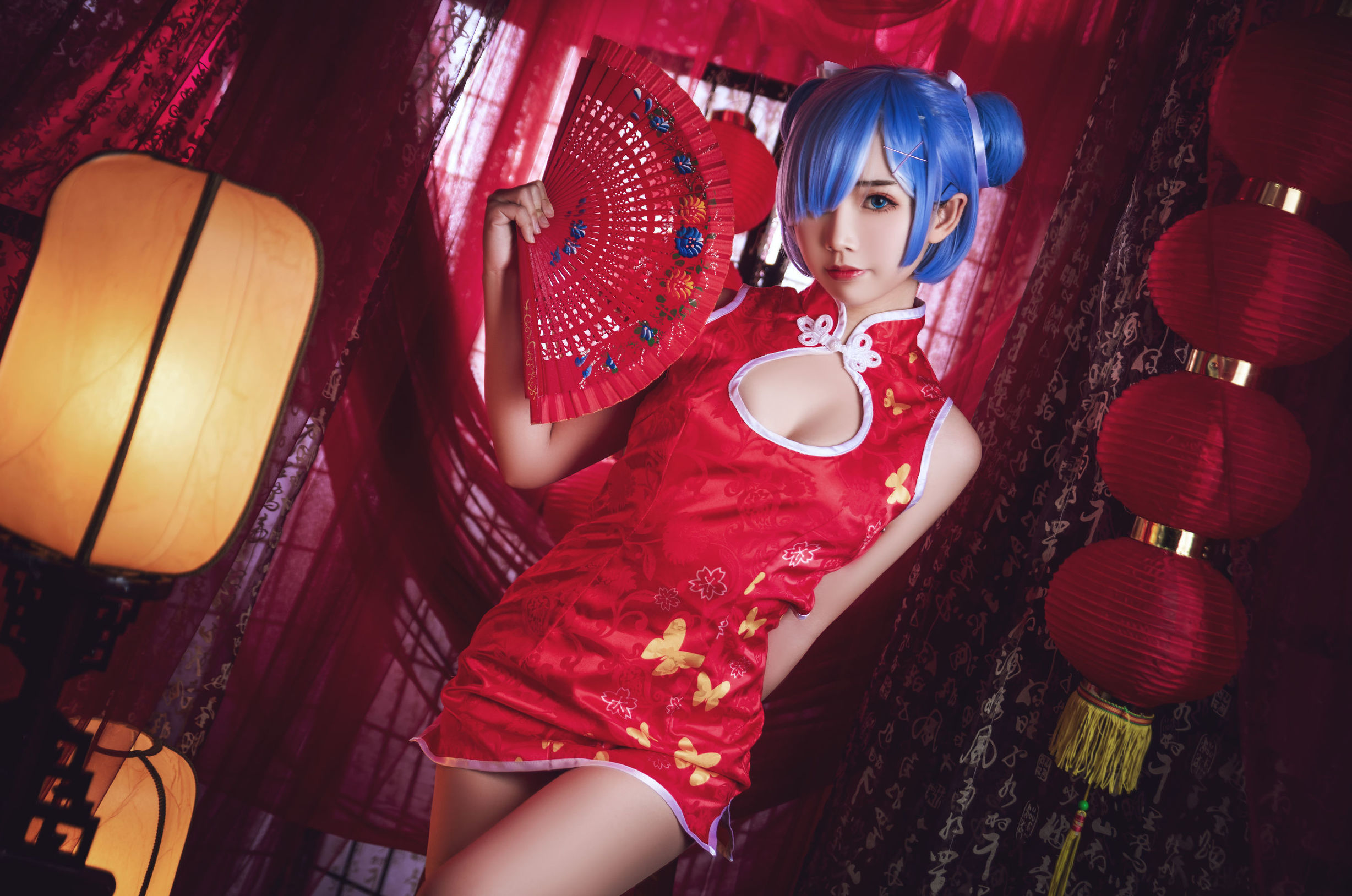 น่ารักและได้รับความนิยม Coser เมี่ยนปิงเซียนเอ๋อ เรมในชุดฉีเป่า