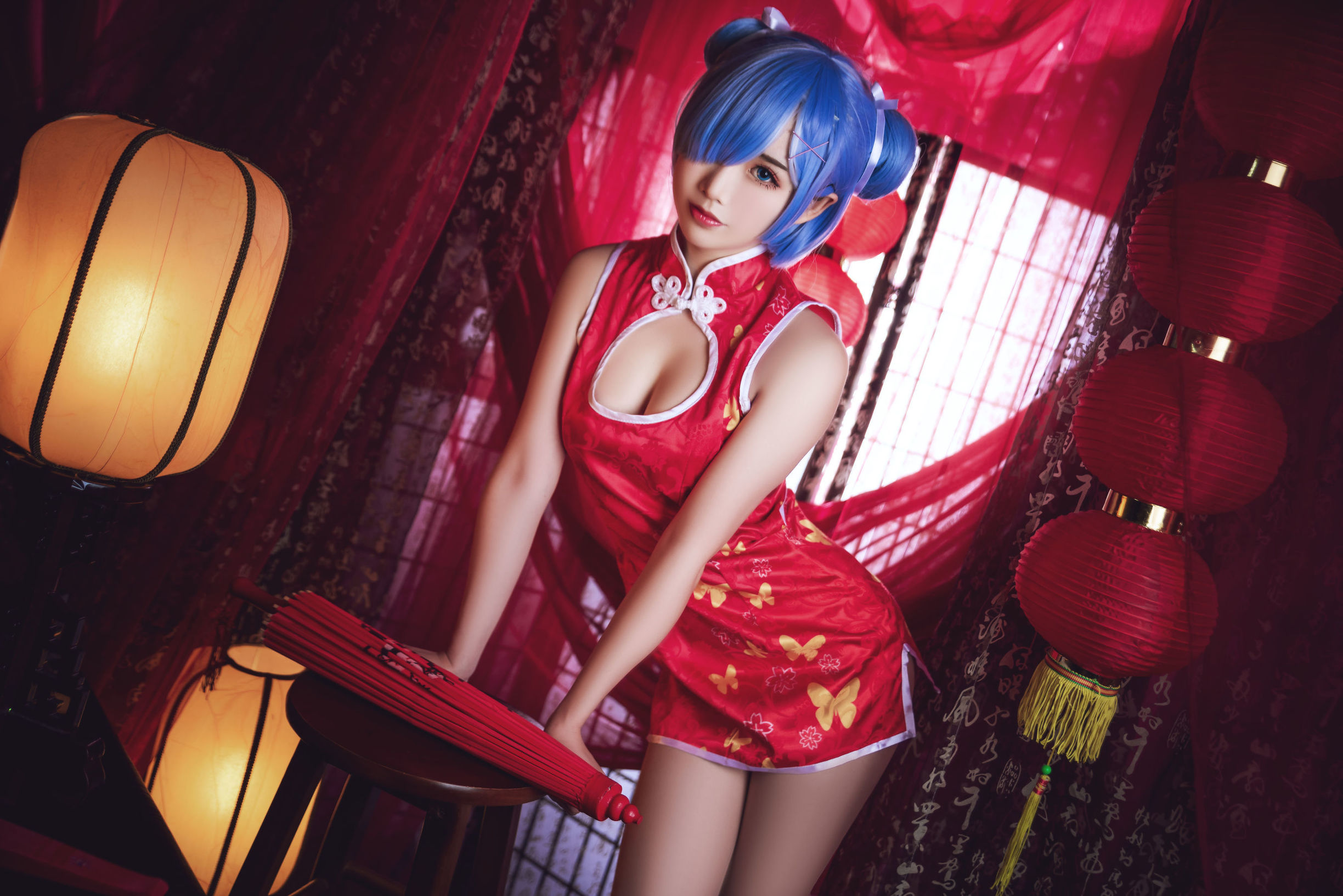 น่ารักและได้รับความนิยม Coser เมี่ยนปิงเซียนเอ๋อ เรมในชุดฉีเป่า
